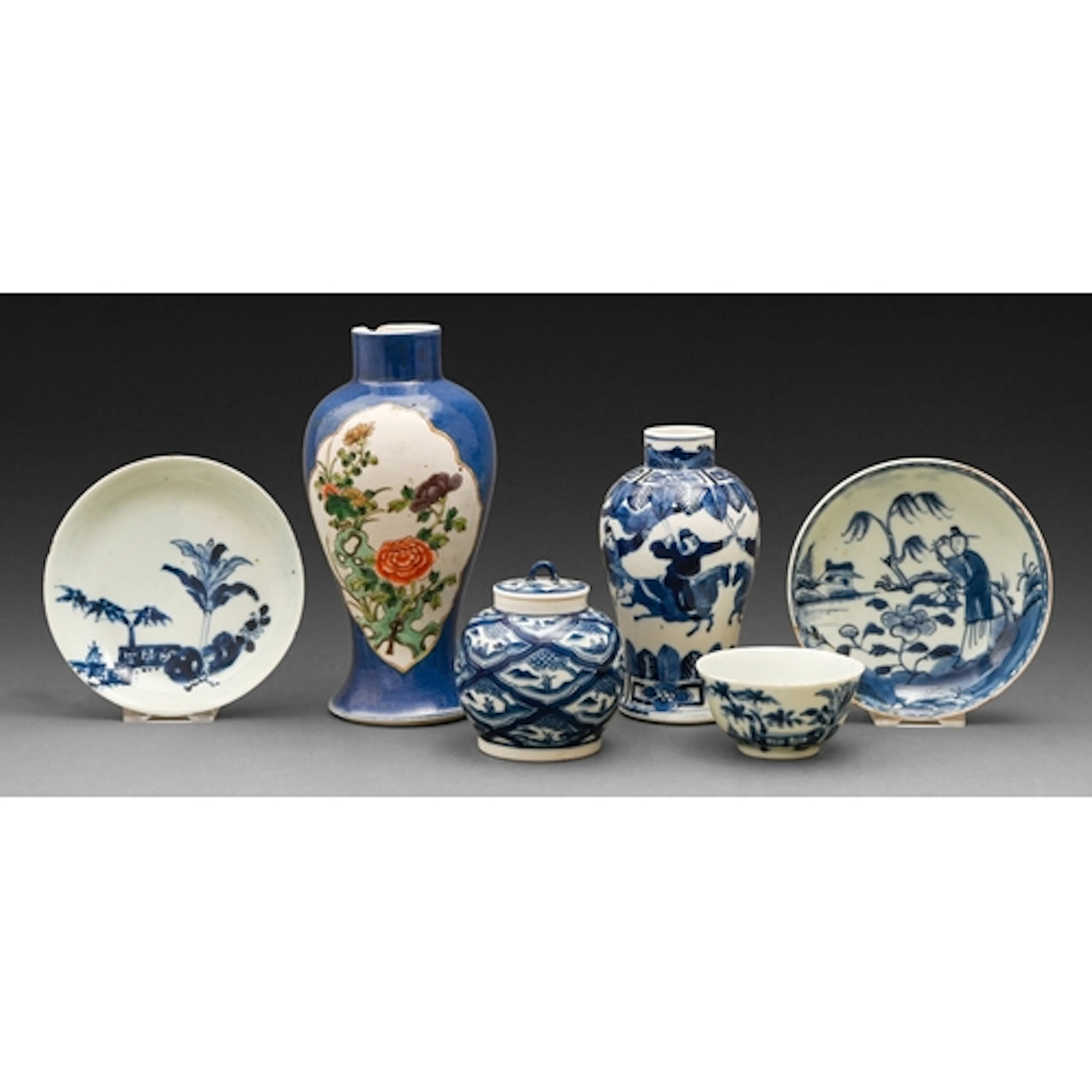 A Chinese famille verte baluster vase, early 19th c, enamell...