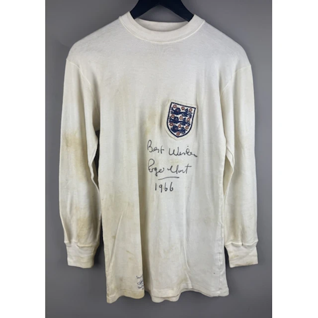 Sports Memorabilia: World Cup 1966, Roger Hunt, a signed, ma...