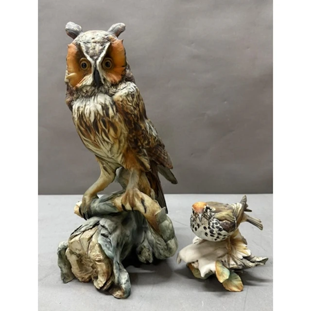 Two Capo dip Monte figures of an owl and a thrush.
