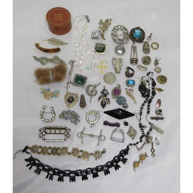 Vintage Costume Jewellery incl. belt buckles, black glass & ...