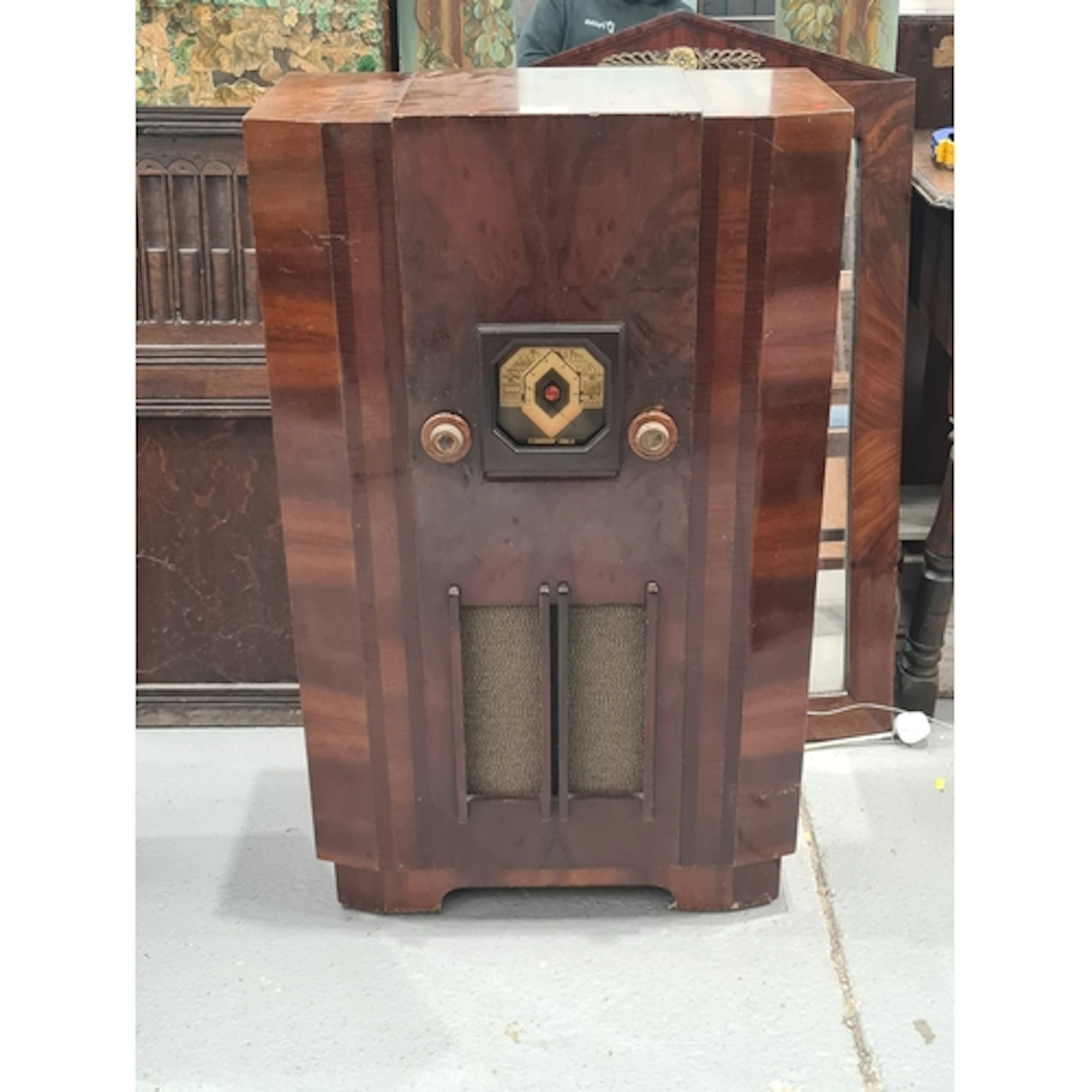A vintage walnut cased Radio 3ft 3in H x 2ft (R2)