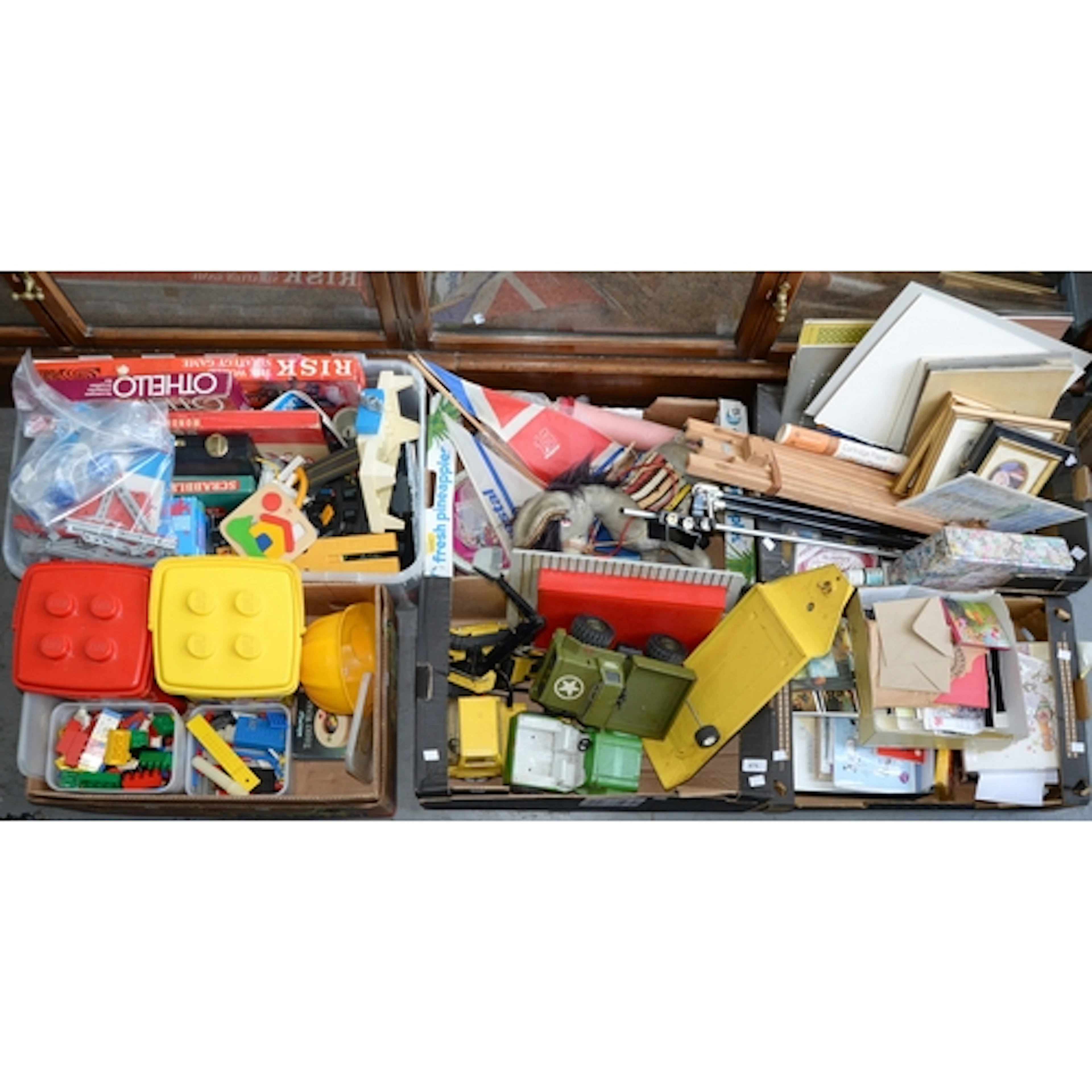 Miscellaneous vintage toys and art supplies, to include LEGO...