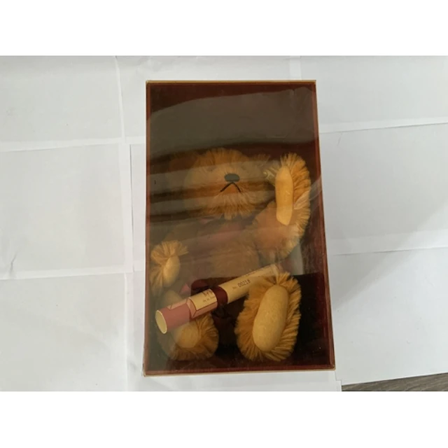 A Boxed Hamleys Oliver Steiff Teddy Bear. 1990 Edition. No R...