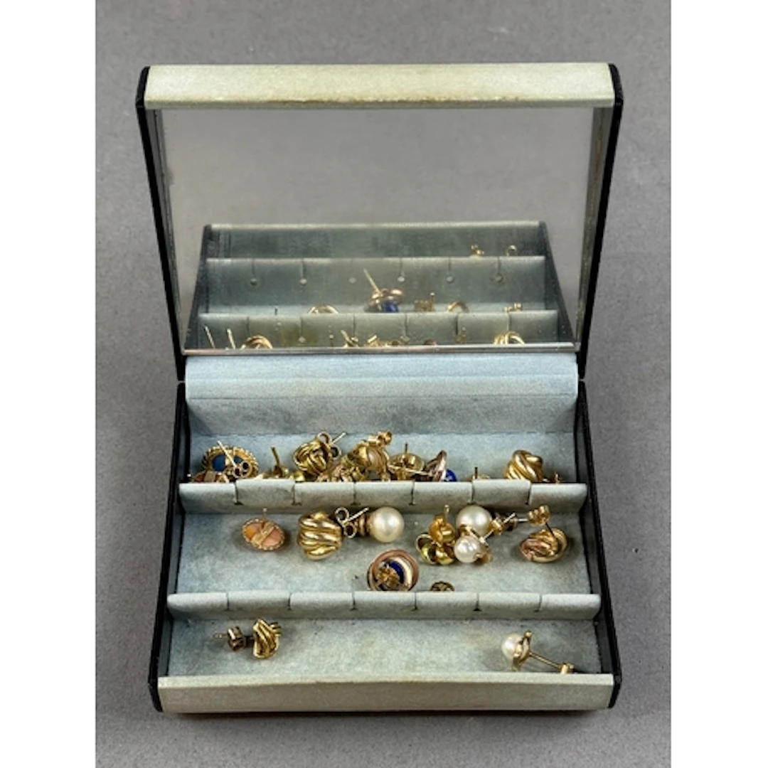 Jewellery- Quantity of 9ct gold and yellow metal mounted pai...