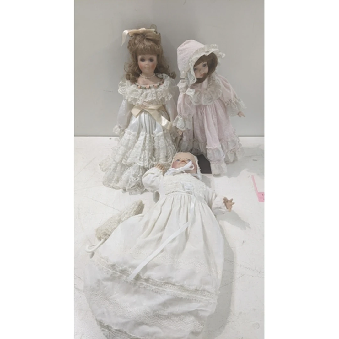Three modern china dolls to include an heirloom example and ...