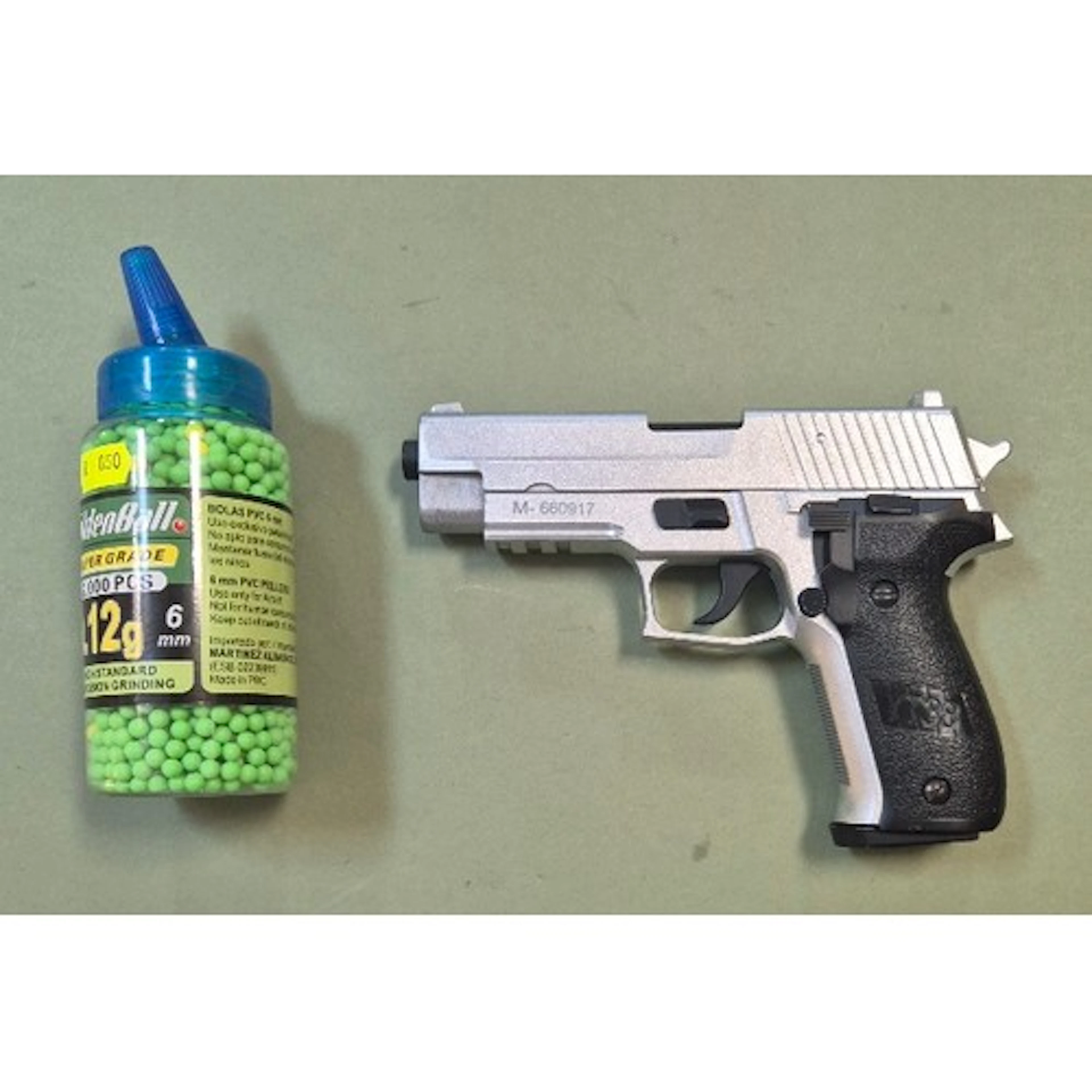 A Yuteng YT-38 6mm calibre BB air pistol, 21cm long, with a ...