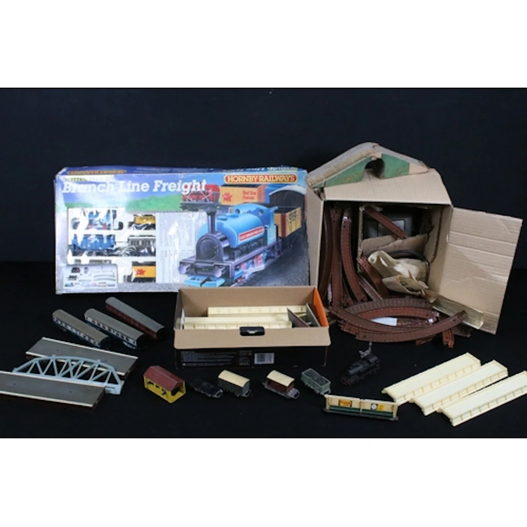 Collection of OO gauge and Triang TTR model railway to inclu...