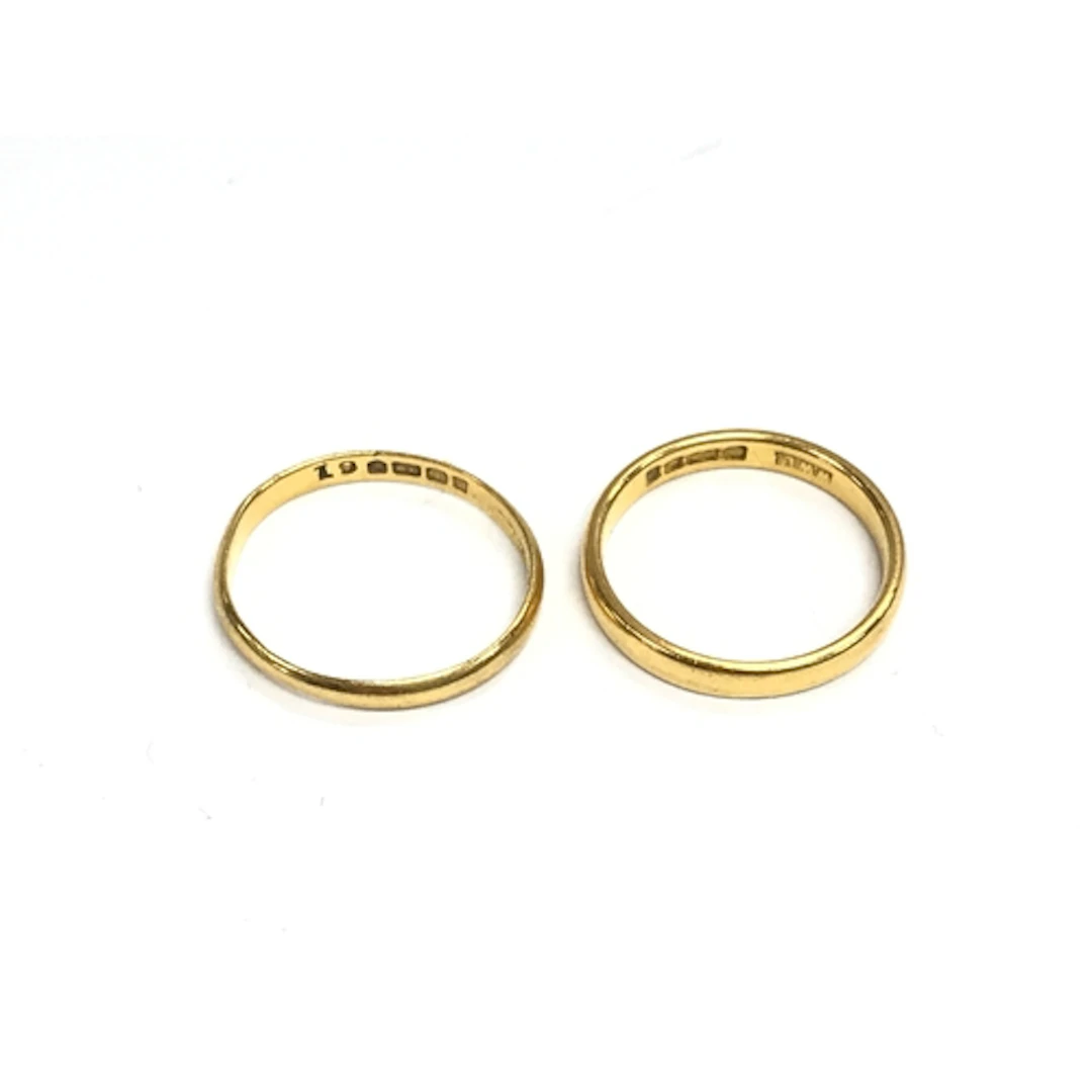 Two 22ct gold wedding bands. 4g