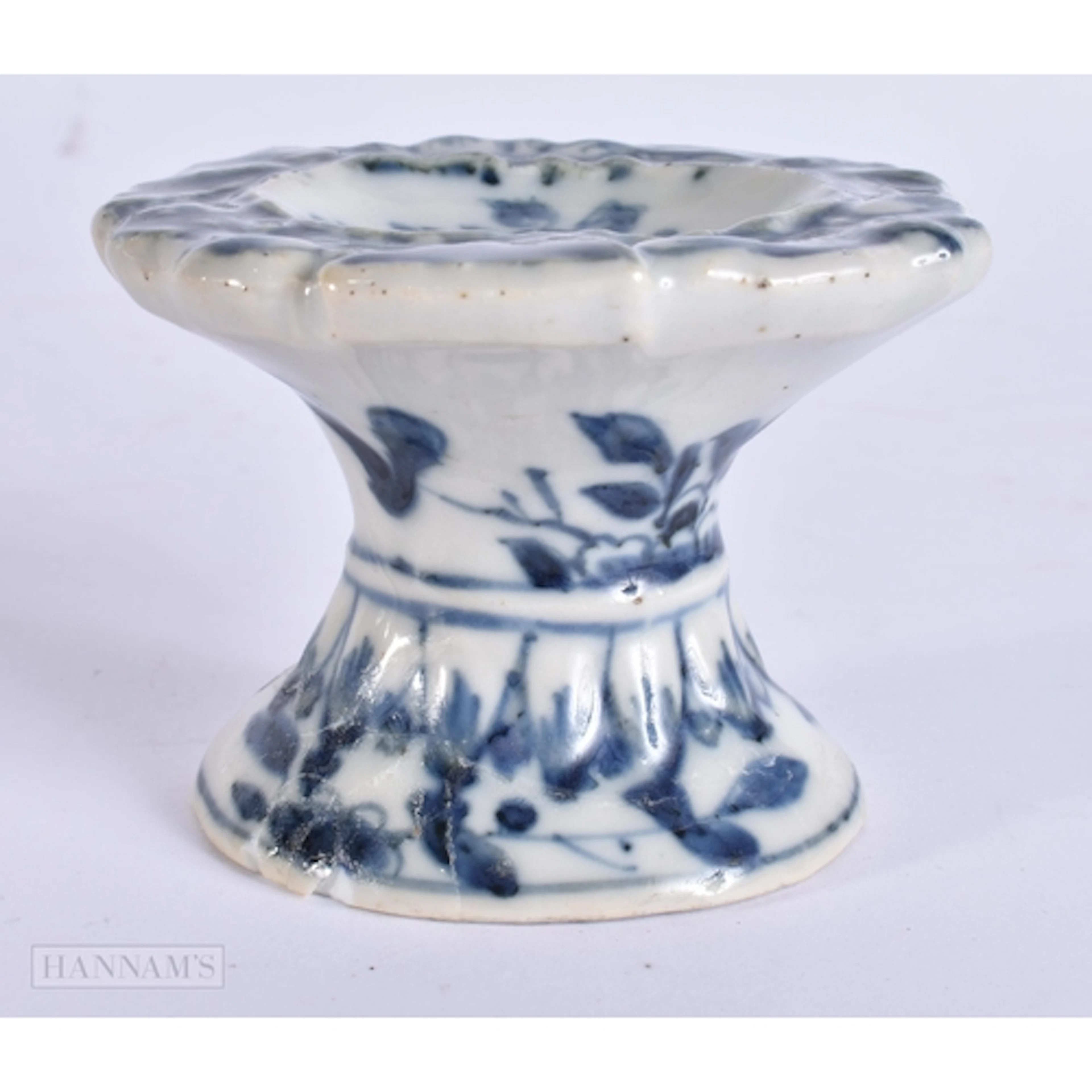 AN 18TH CENTURY ITALIAN BLUE AND WHITE PORCELAIN SALT painte...