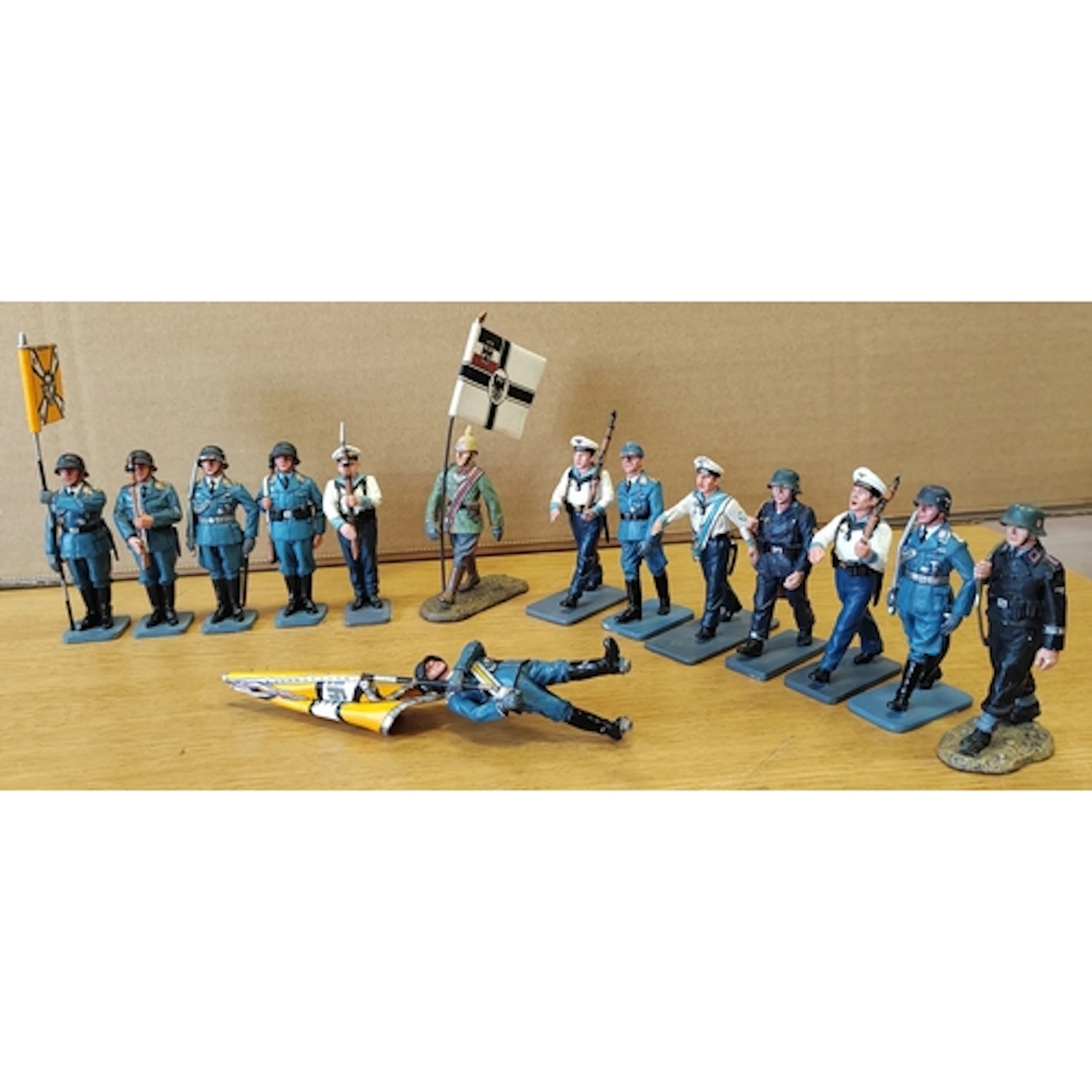 King & Country. Unboxed collection generally excellent (one ...