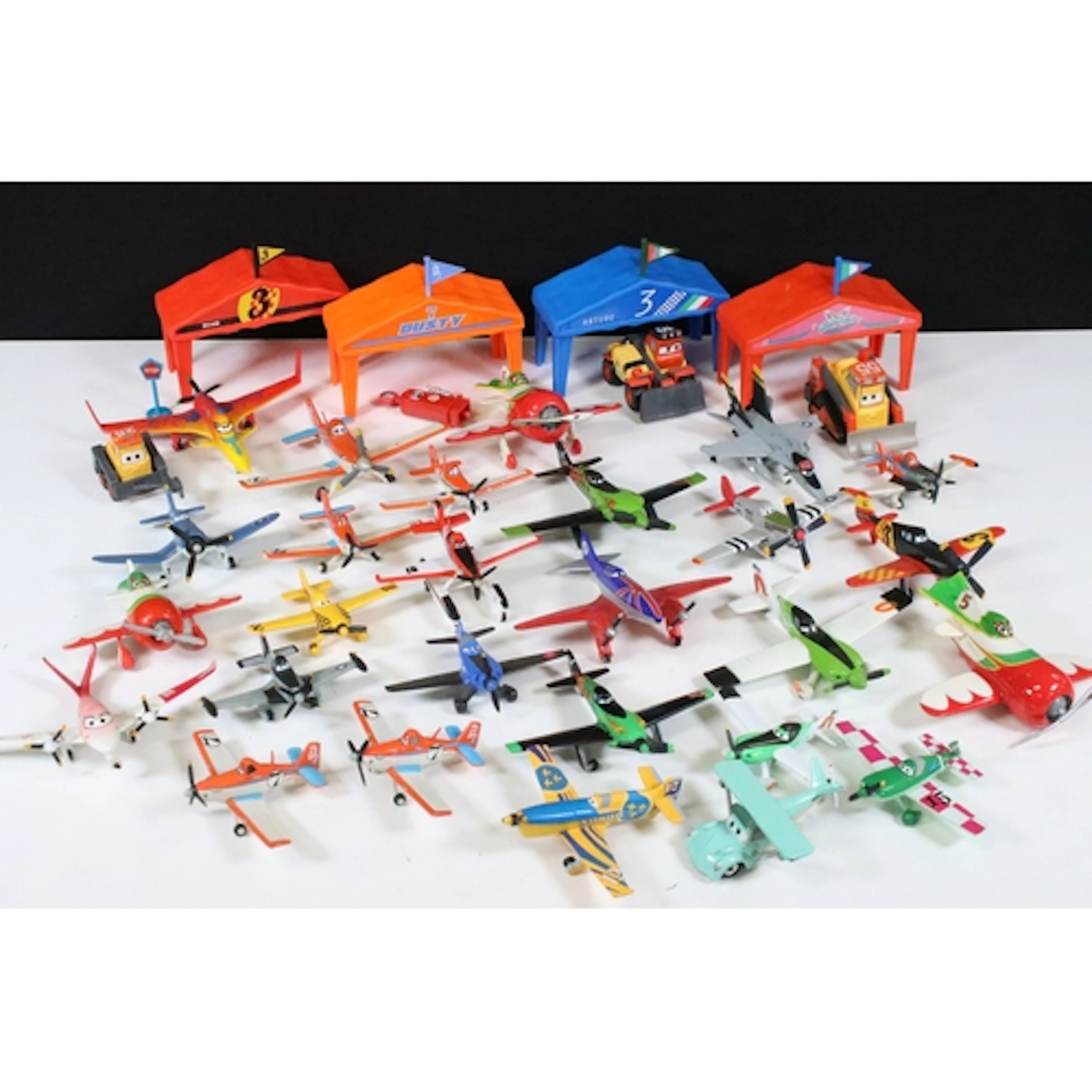 27 x Disney Pixar Planes models including 4 x hangers and 3 ...