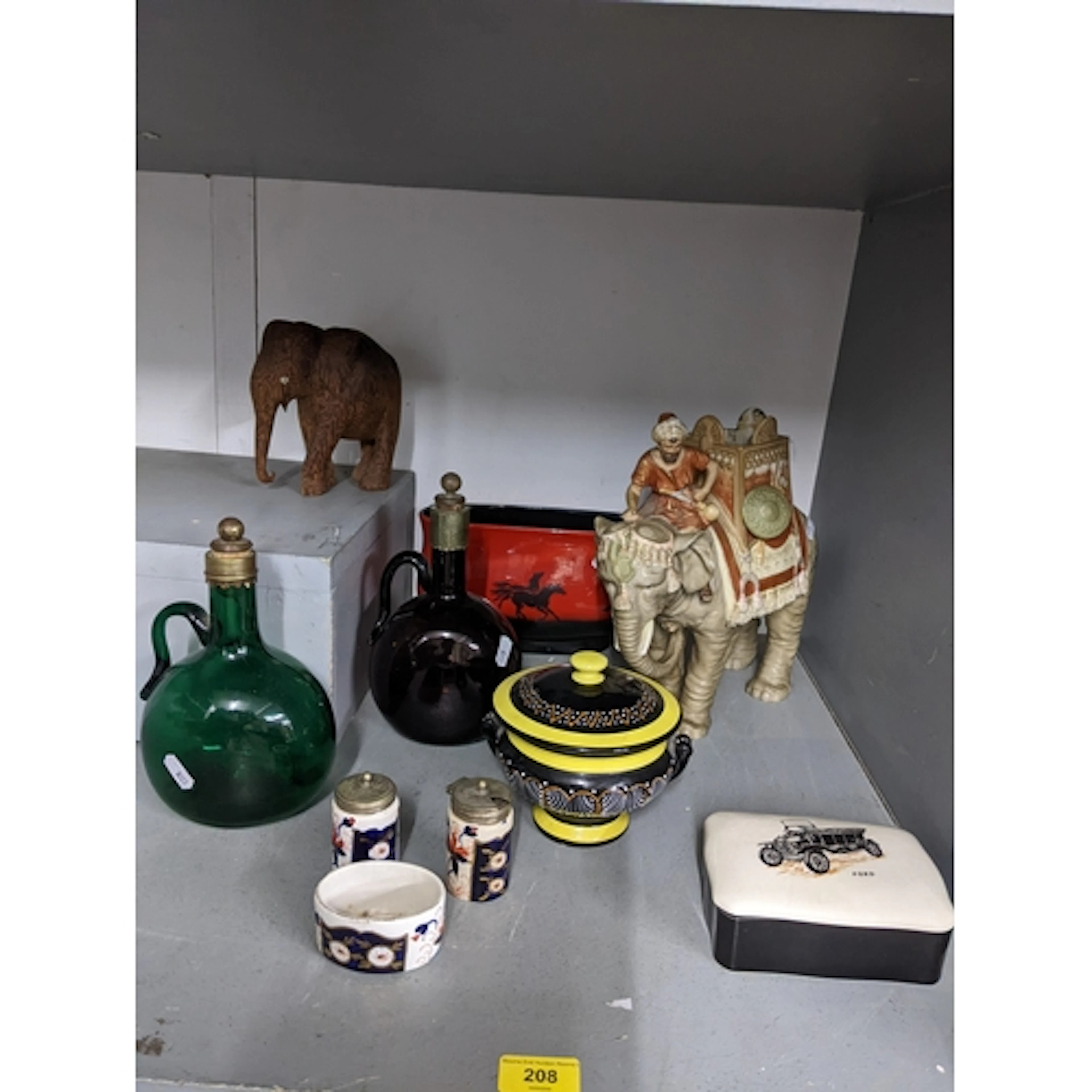 A mixed group of Victorian and later, ceramics and glass, to...