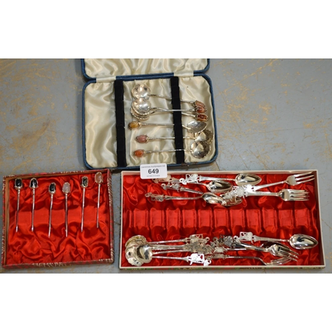 Set of six Indonesian silver (800 mark) spoons and forks, to...