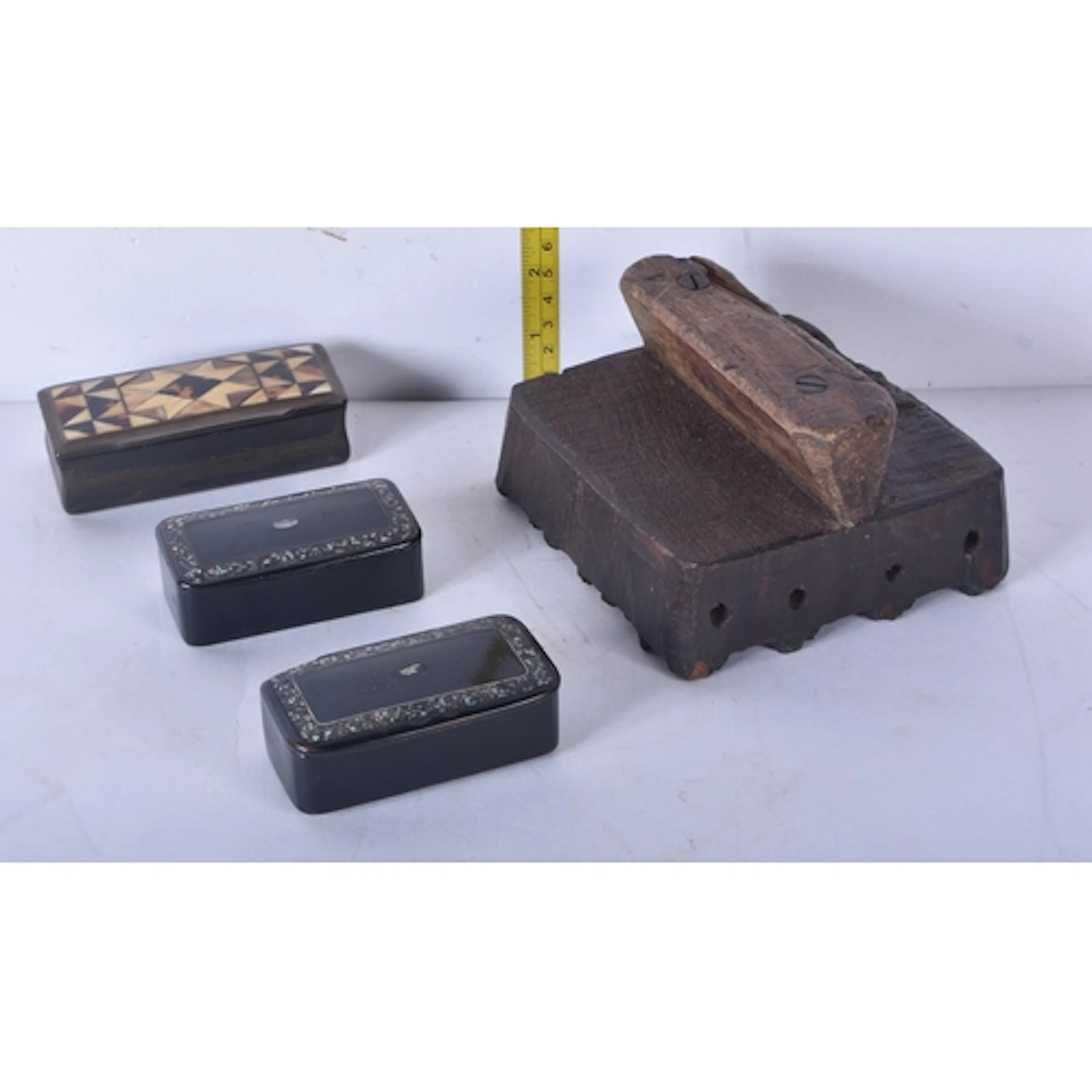 An inlaid horn hinged lid box together with 2 small ebonised...