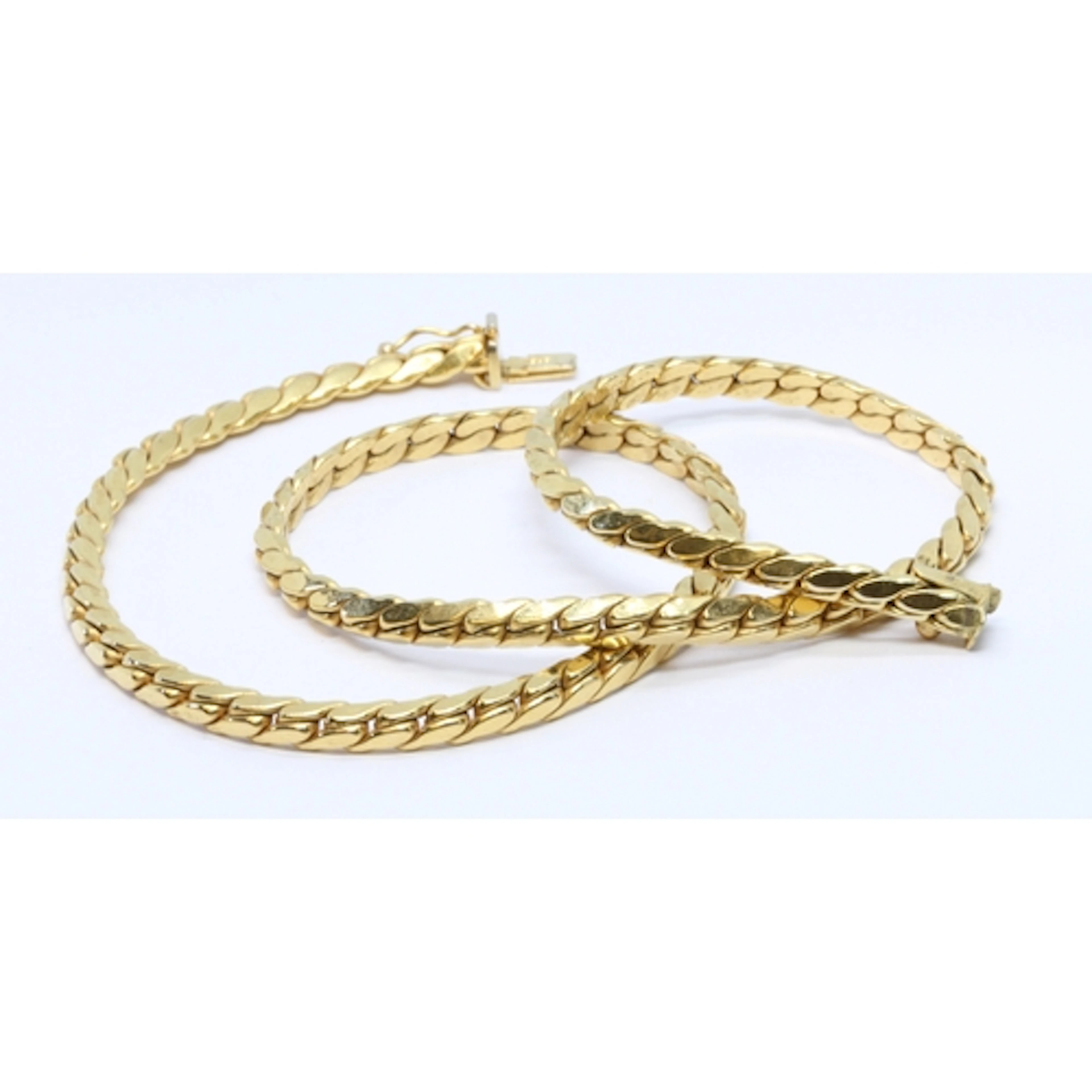 A 9ct gold smooth rice link choker necklace, convention mark...