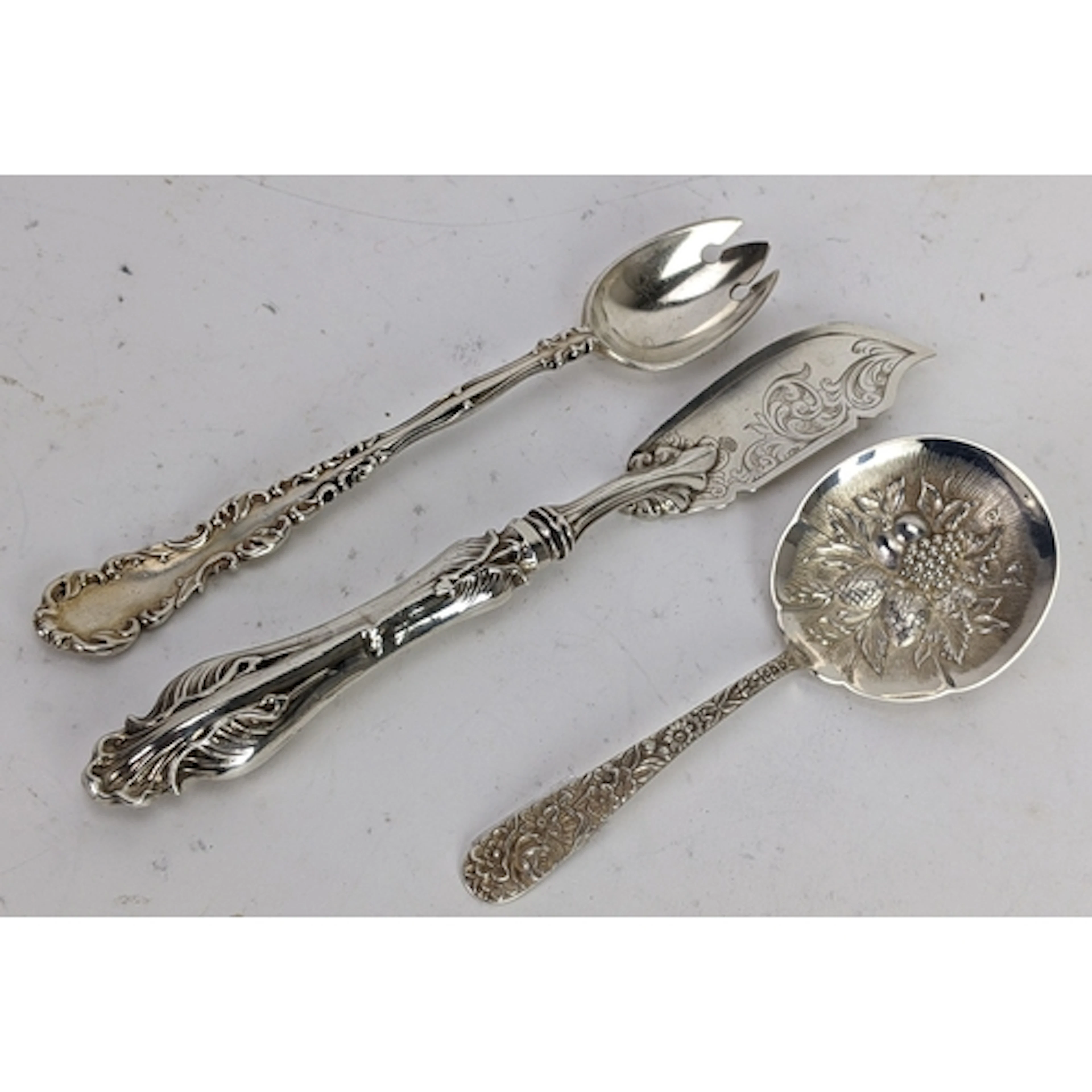 Mixed silver to include a S. Kirk & Son sterling silver flor...
