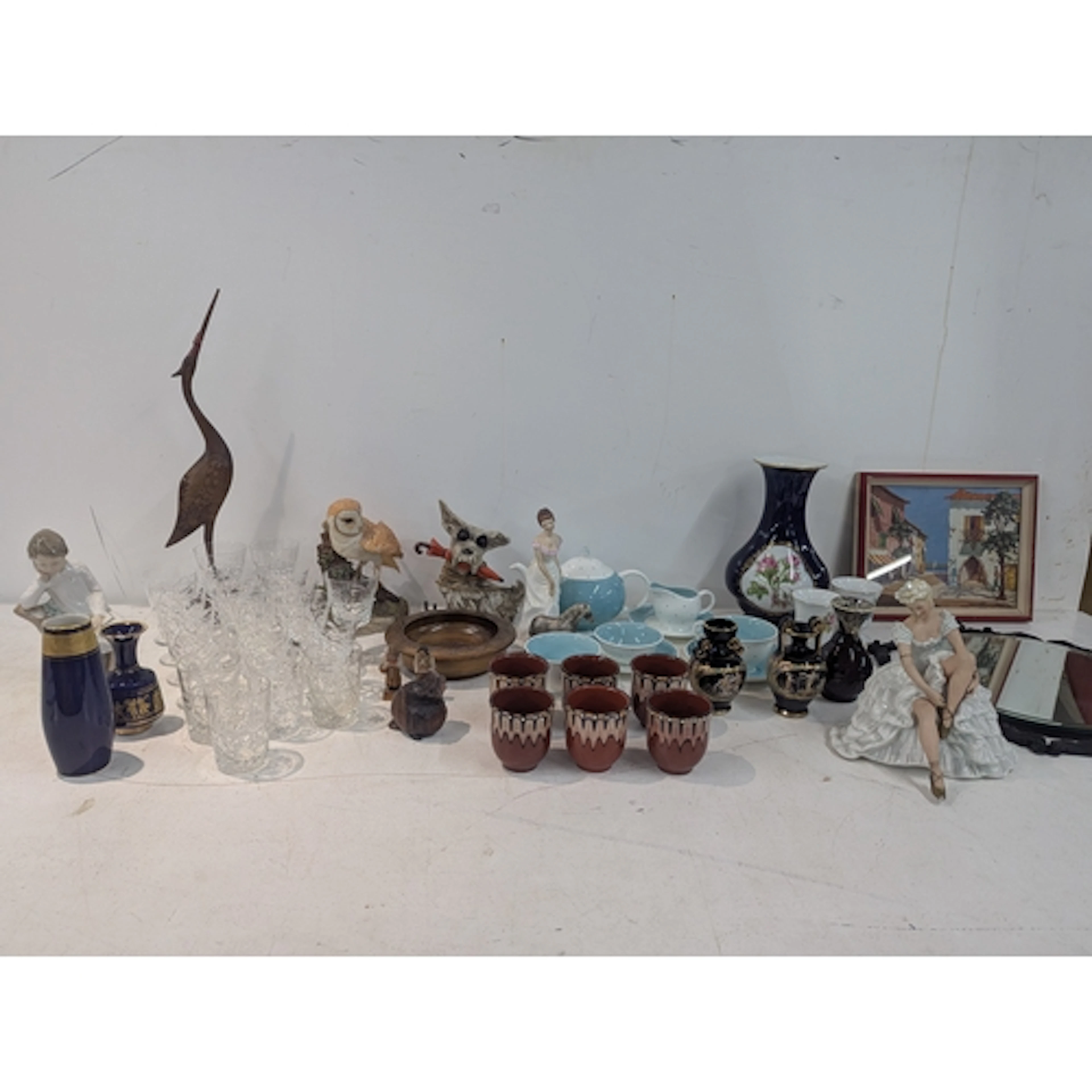 A mixed group of ceramics, glassware and collectables to inc...