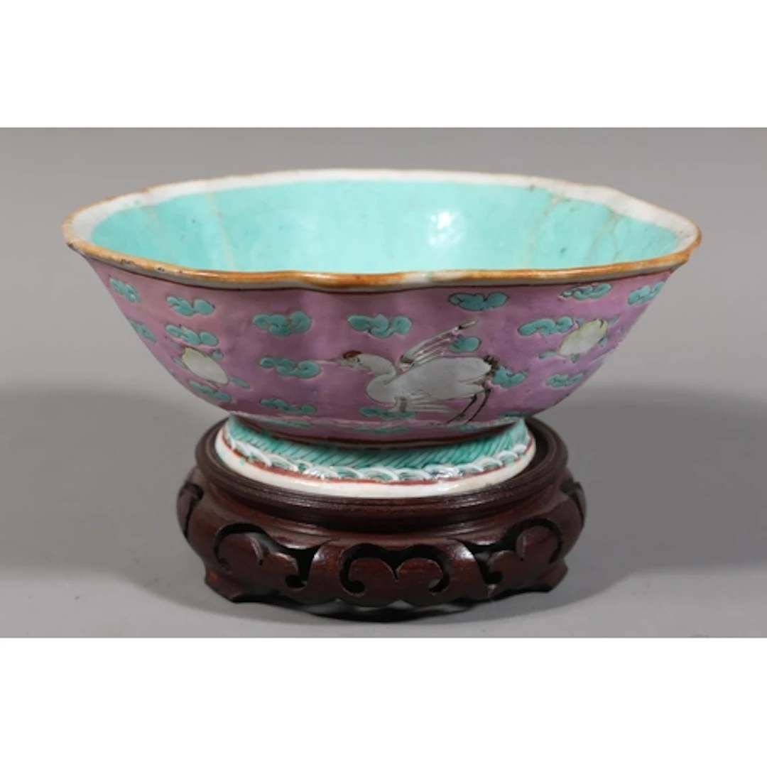 Antique Chinese porcelain lotus form bowl, the pink body dec...