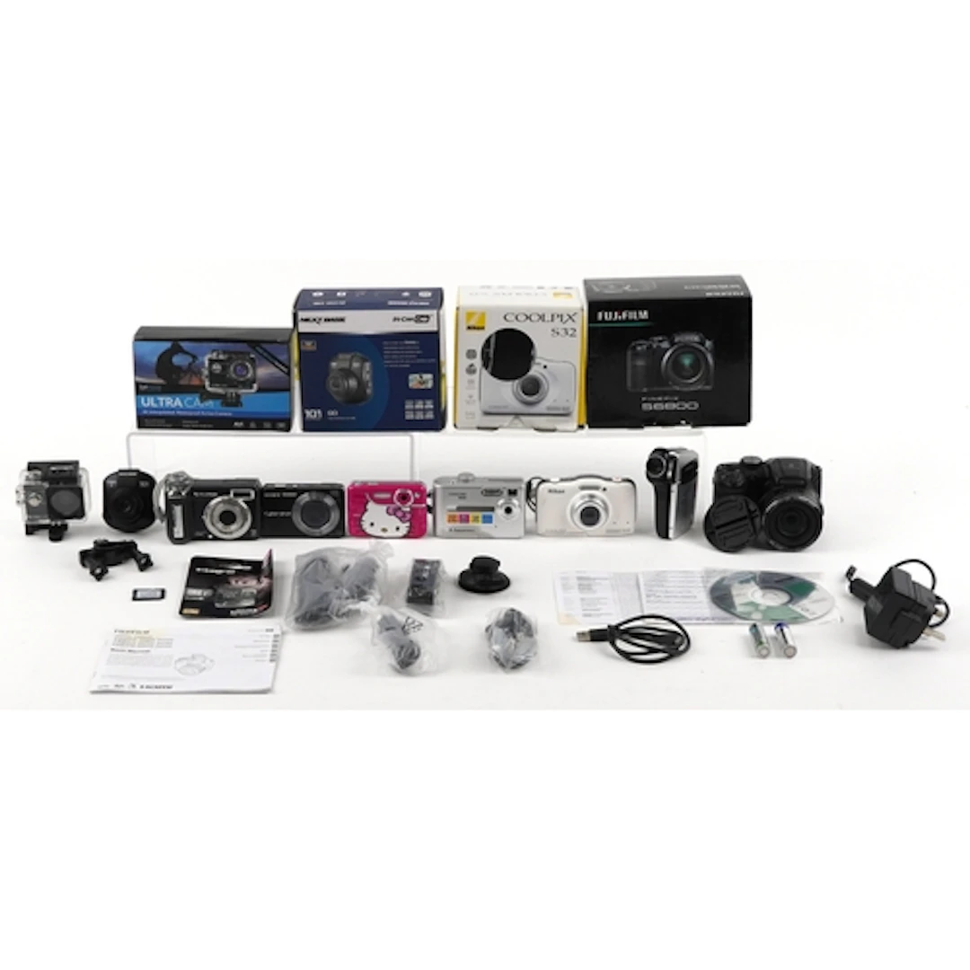Collection of vintage and later cameras including a Fujifilm...