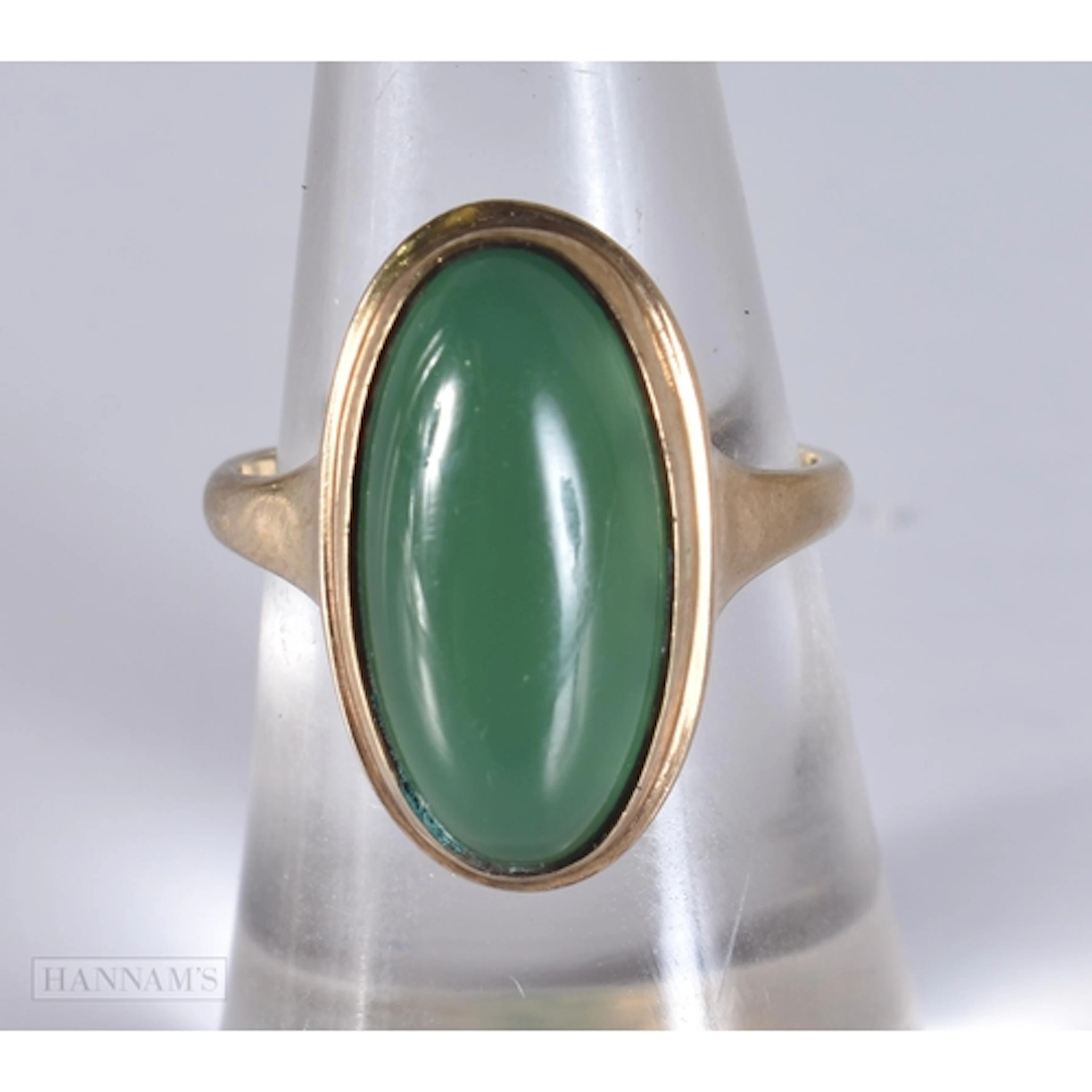 9ct gold vintage Chalcedony dress ring. Size L, (4.4g)