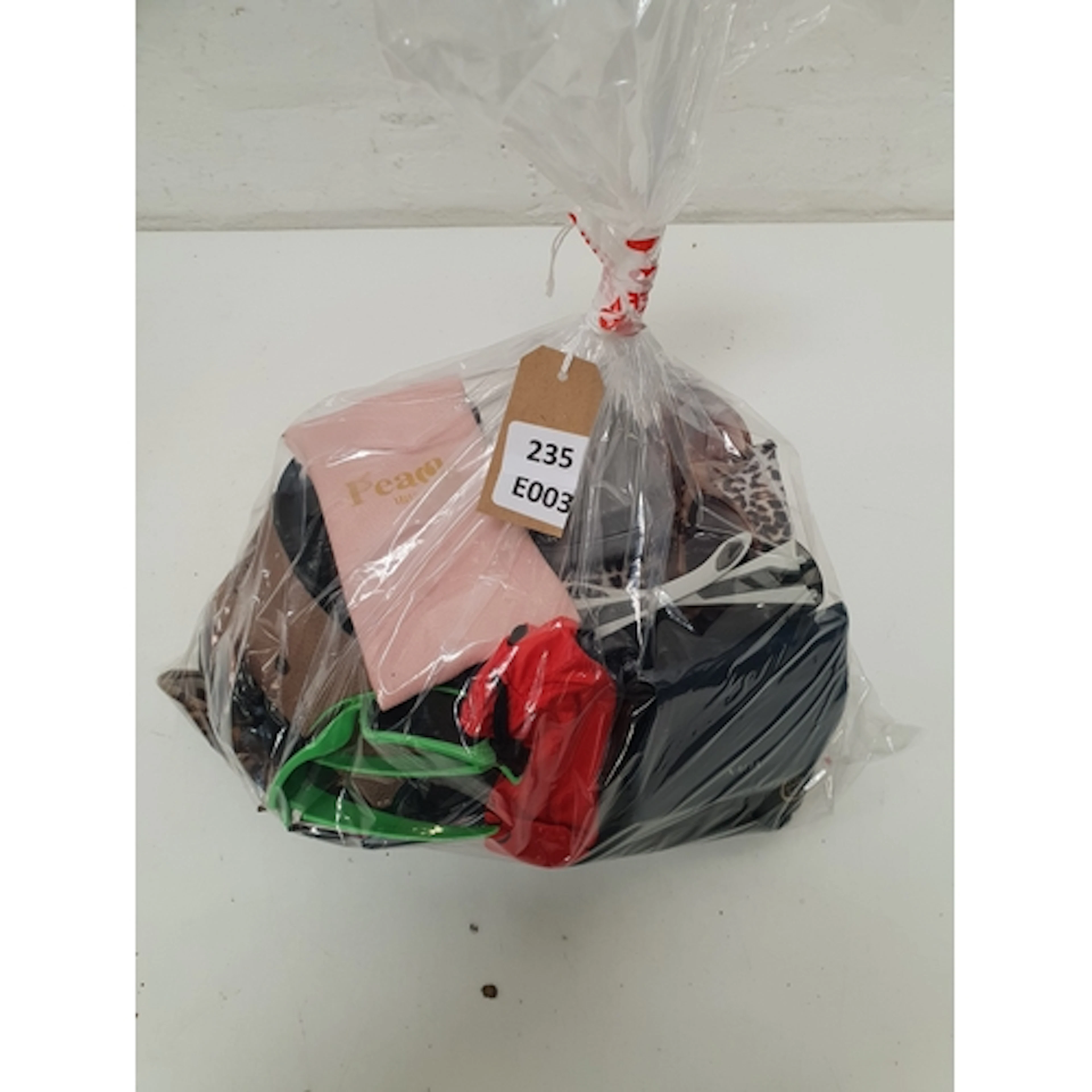 ONE BAG OF SUNGLASSES WITH CASES note: some may contain pres...