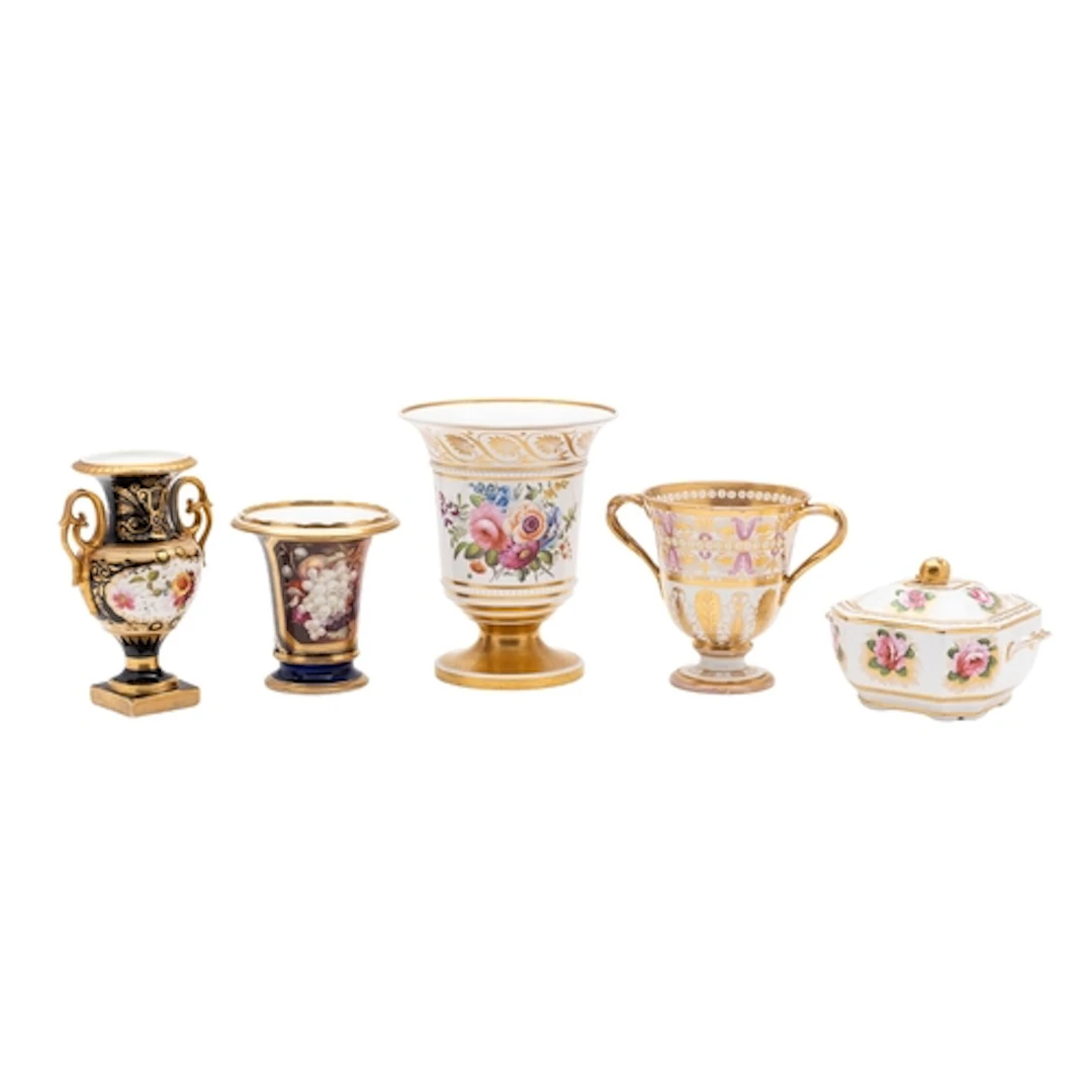 A mixed lot of English porcelain circa 1820-40 comprising a ...