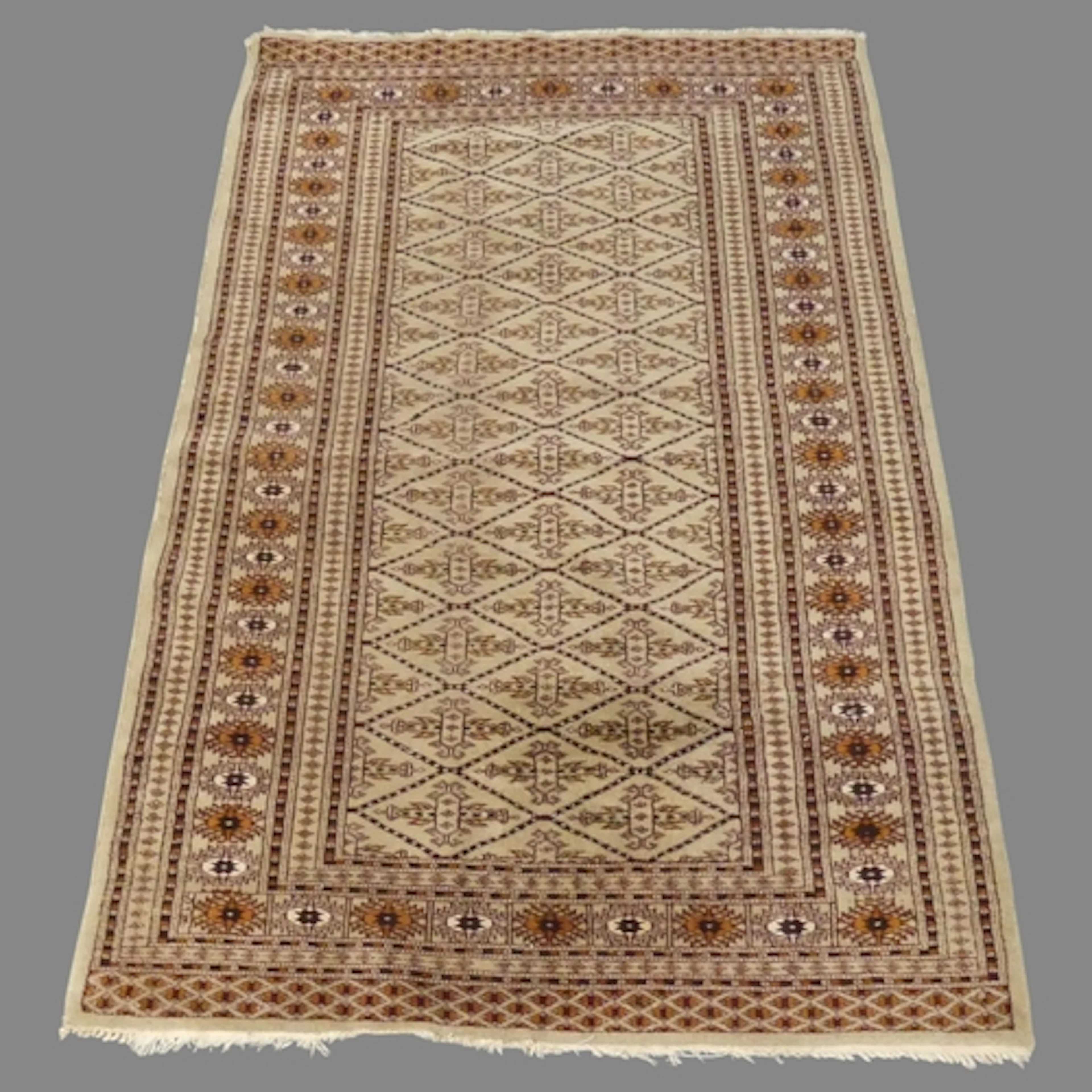 A cream ground Soumak kilim rug, L150cm, W100cm.