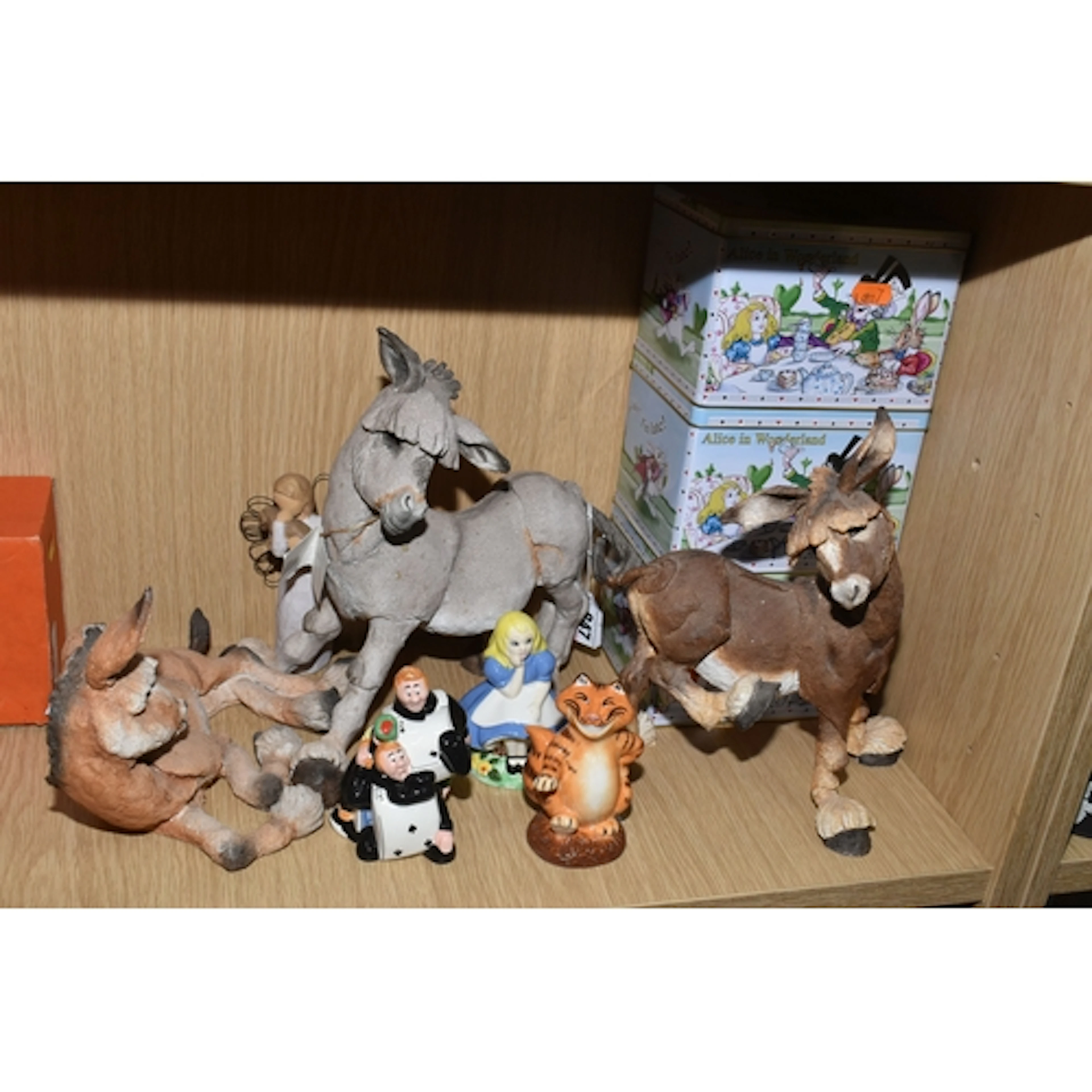 A GROUP OF CERAMIC GIFTWARE, comprising three Country Artist...