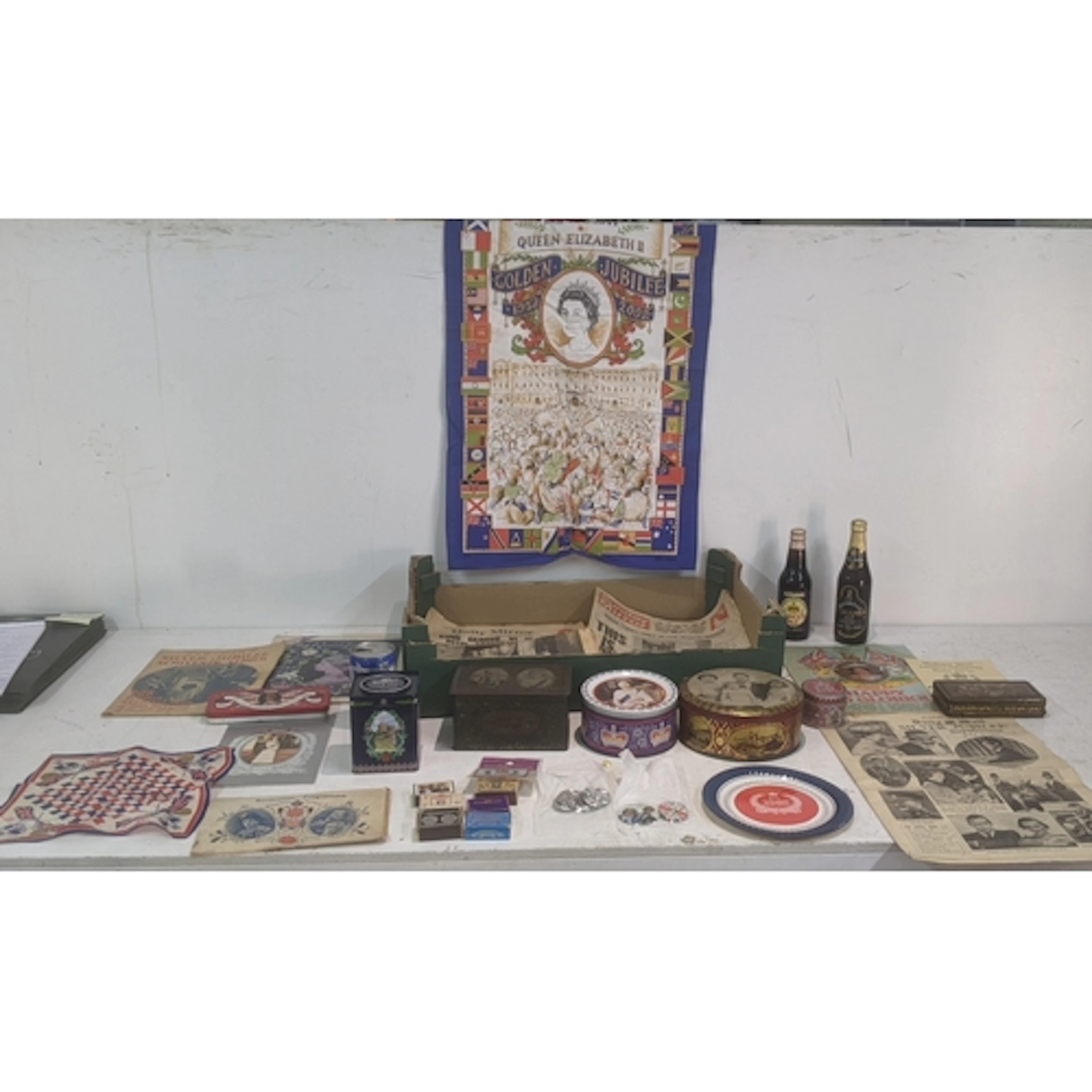 Royal Family commemorative related memorabilia and ephemera ...