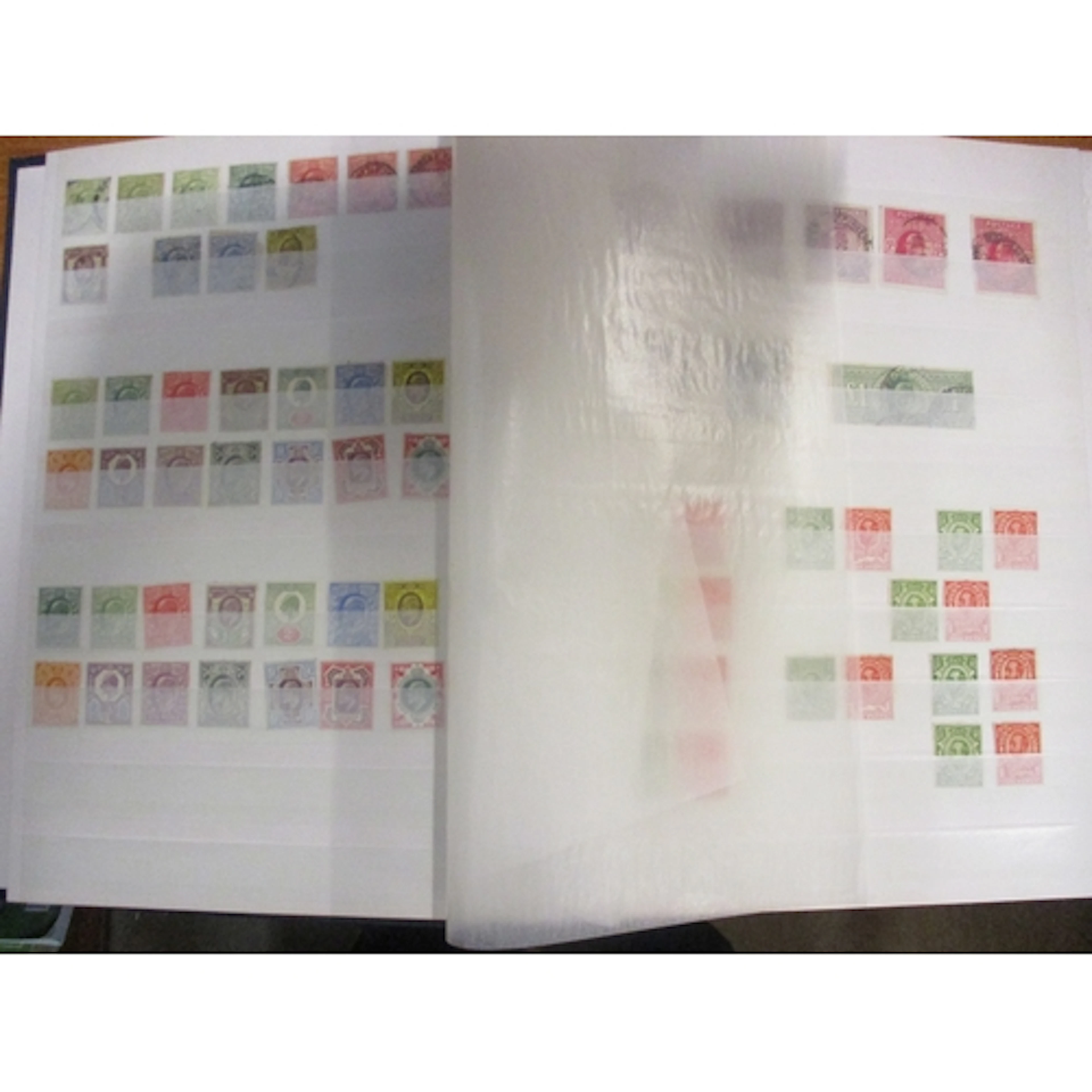 QV-QEII M/U coln in 3 stockbooks. Incl 1883 high vals to 10/...