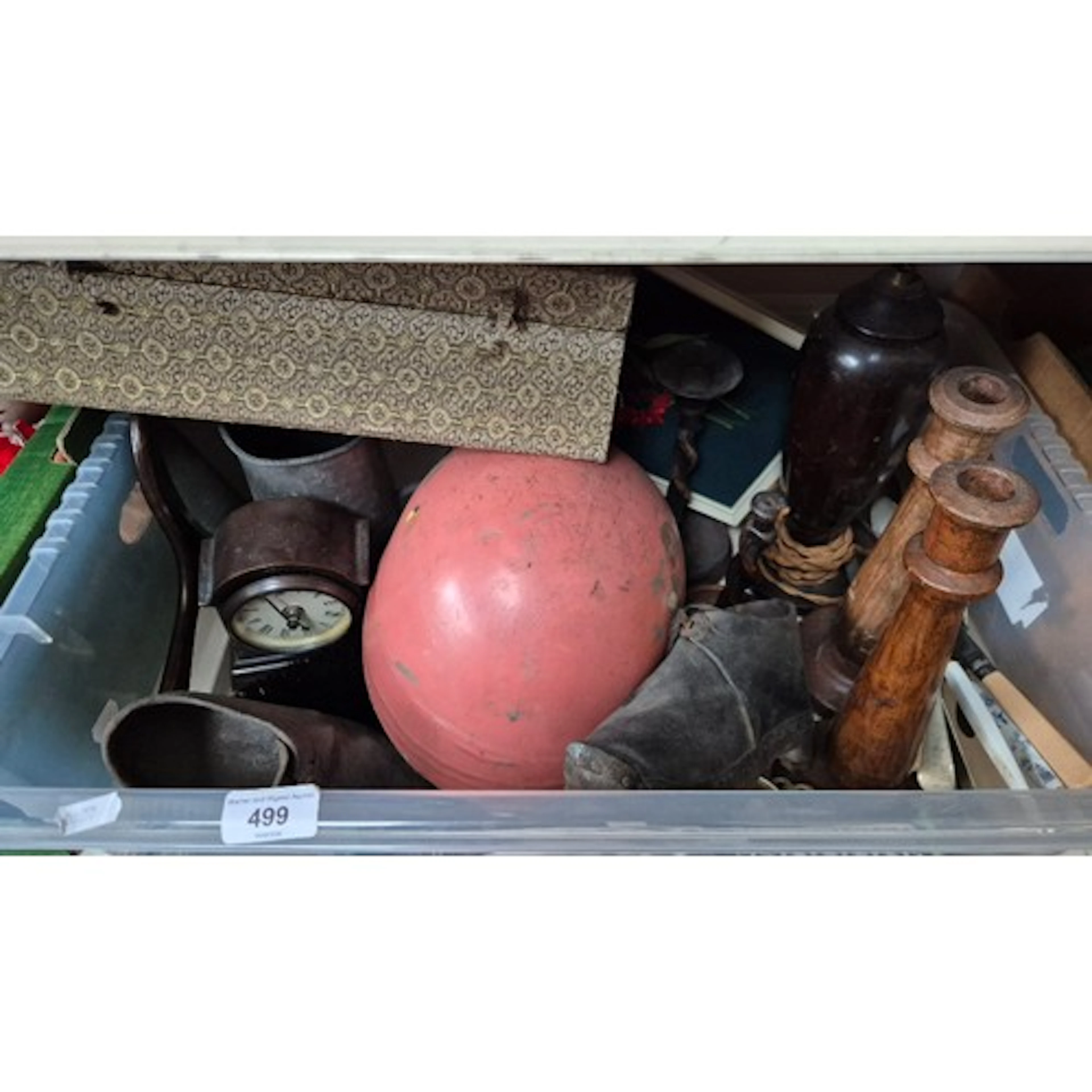 A box of collectables to include Chinese decoration, pewter ...