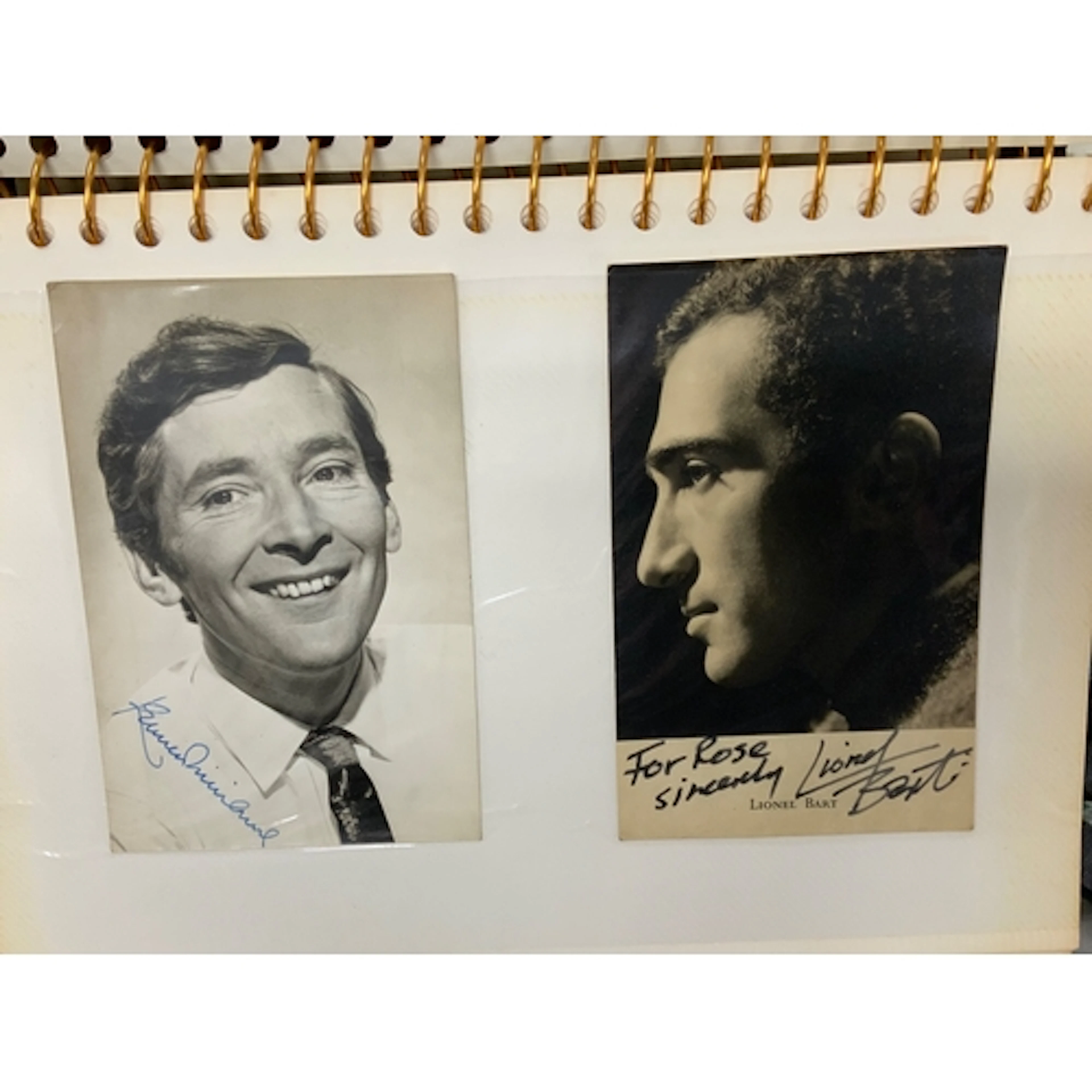 A large collection of 1940s -1960s TV and Film stars, autogr...