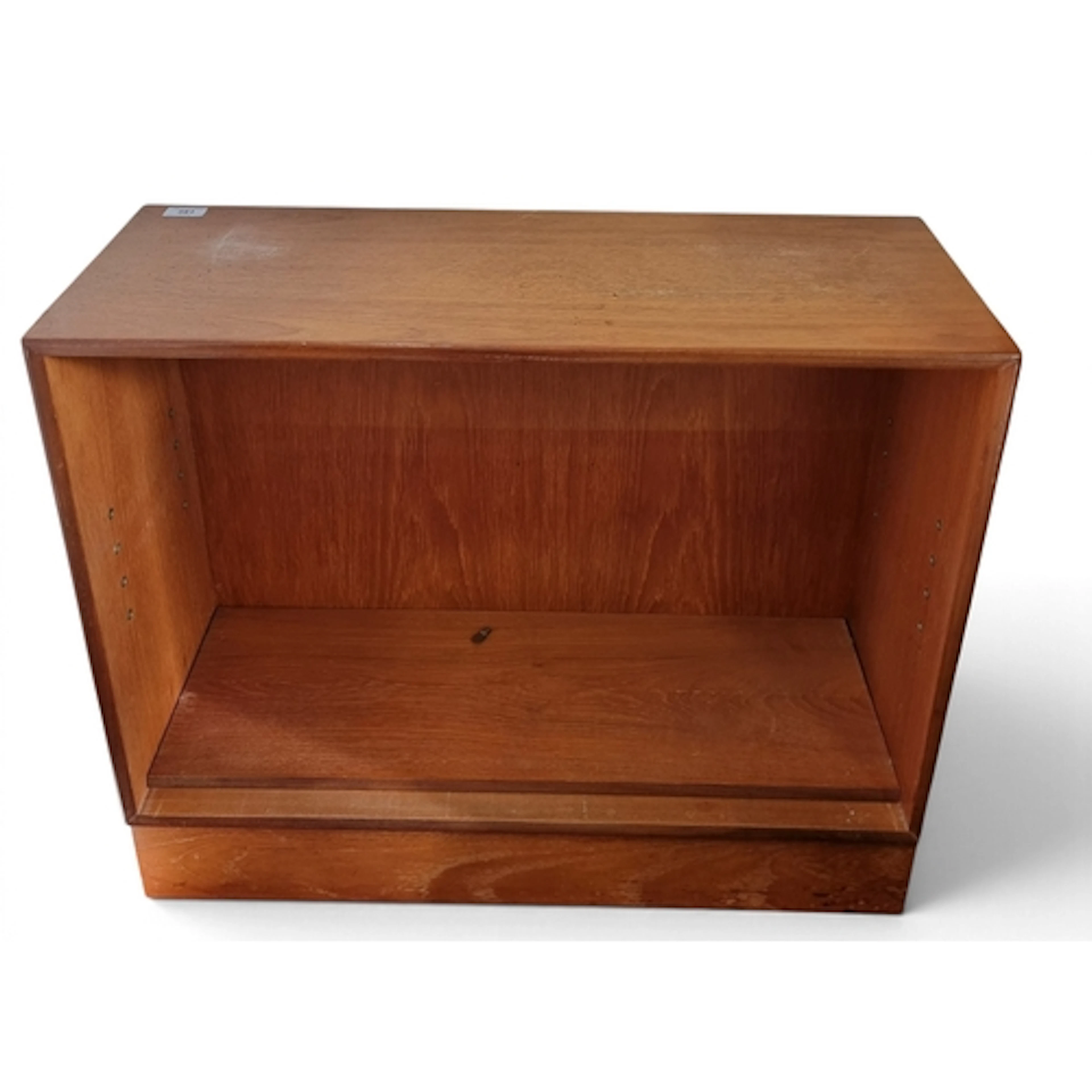A good mid Century Open Bookcase of neat proportions. 76 x 1...