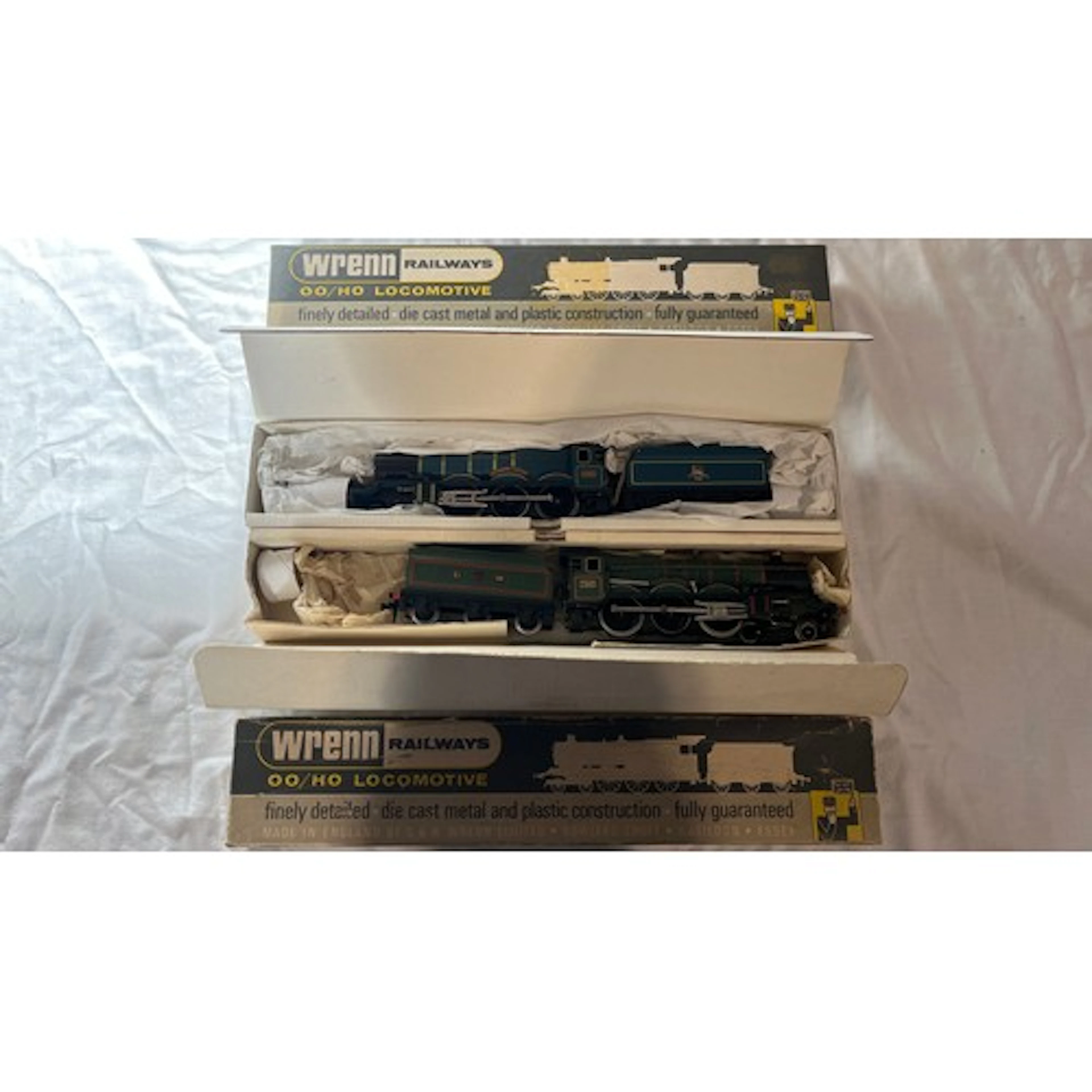 Triang Wrenn OO gauge model railways to include W2223 4-6-0 ...