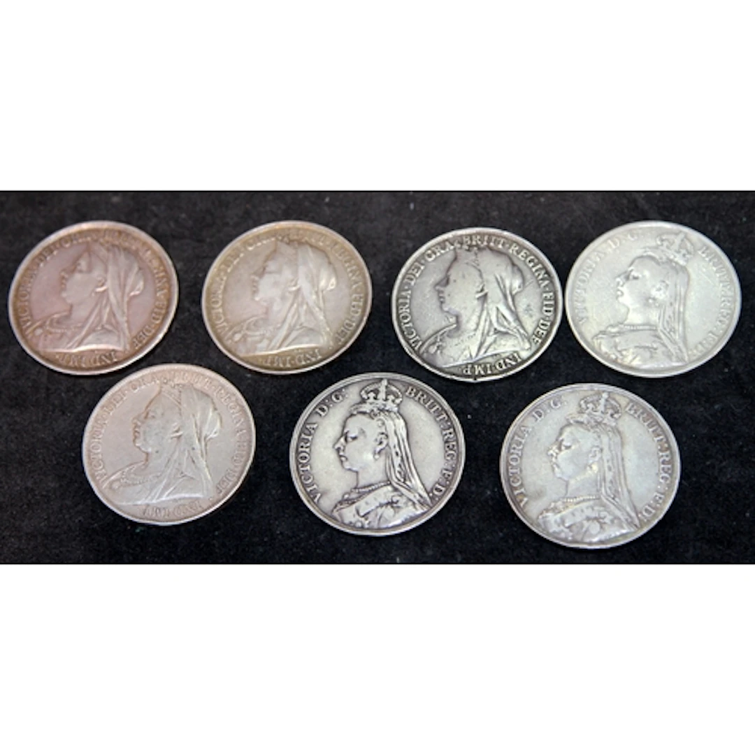 A collection of Queen Victoria Crown coins. 7 in lot, variou...