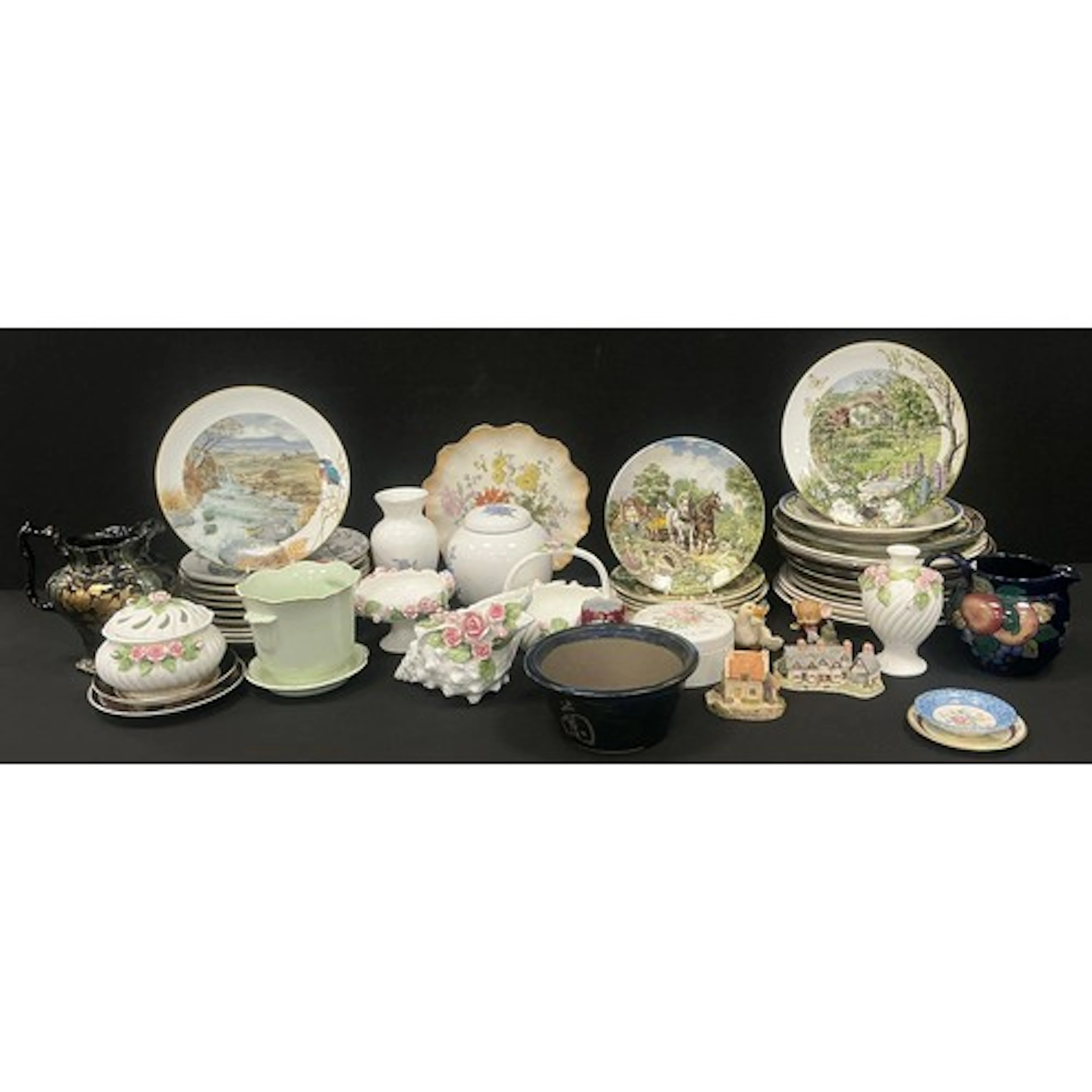 Ceramics - Wedgwood calendar plates British Birds series, Ro...