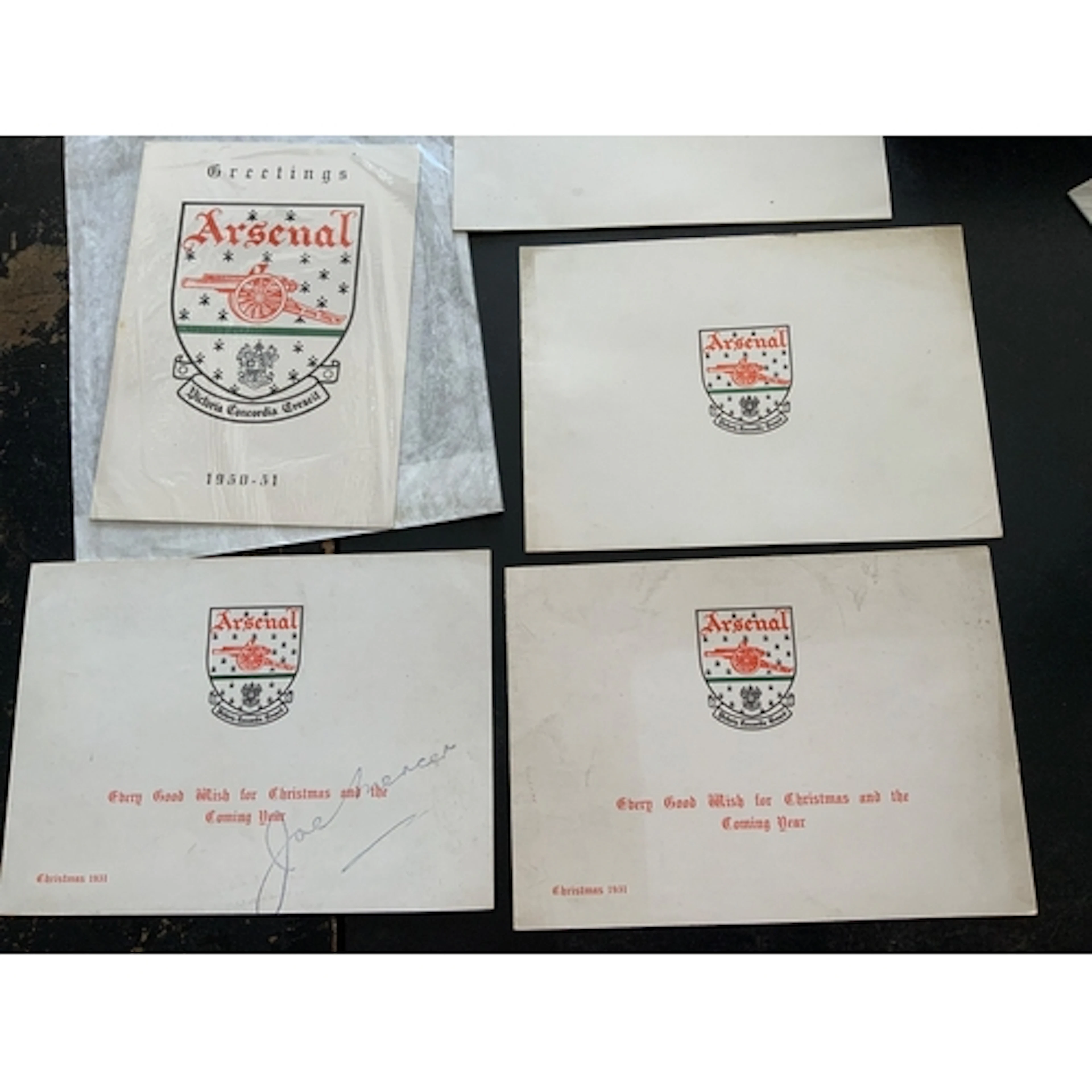Arsenal Christmas Card Collection: Official cards sent by Ar...