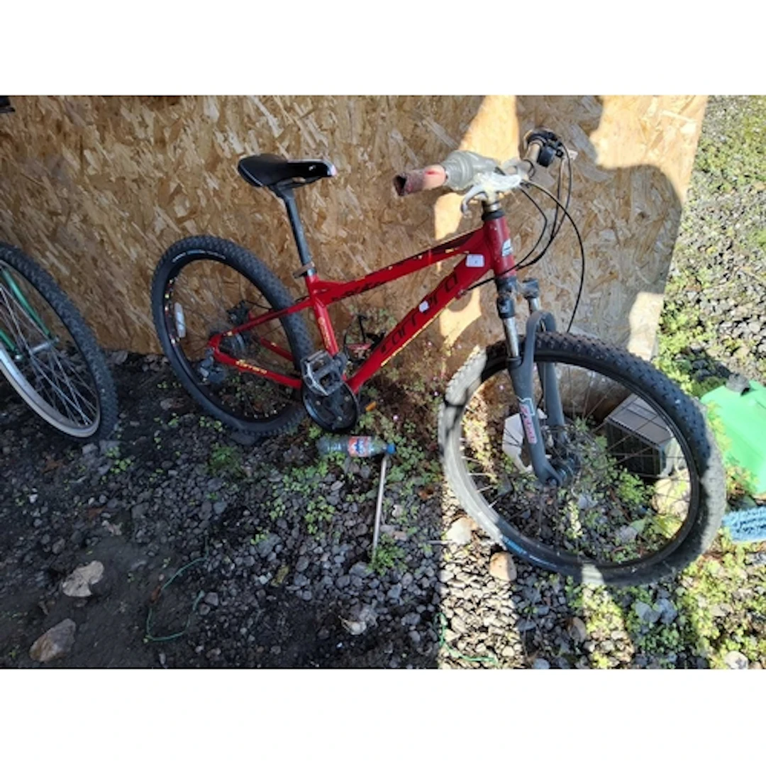 A CARRERA BLAST MOUNTAIN BIKE with front suspension, 21 spee...