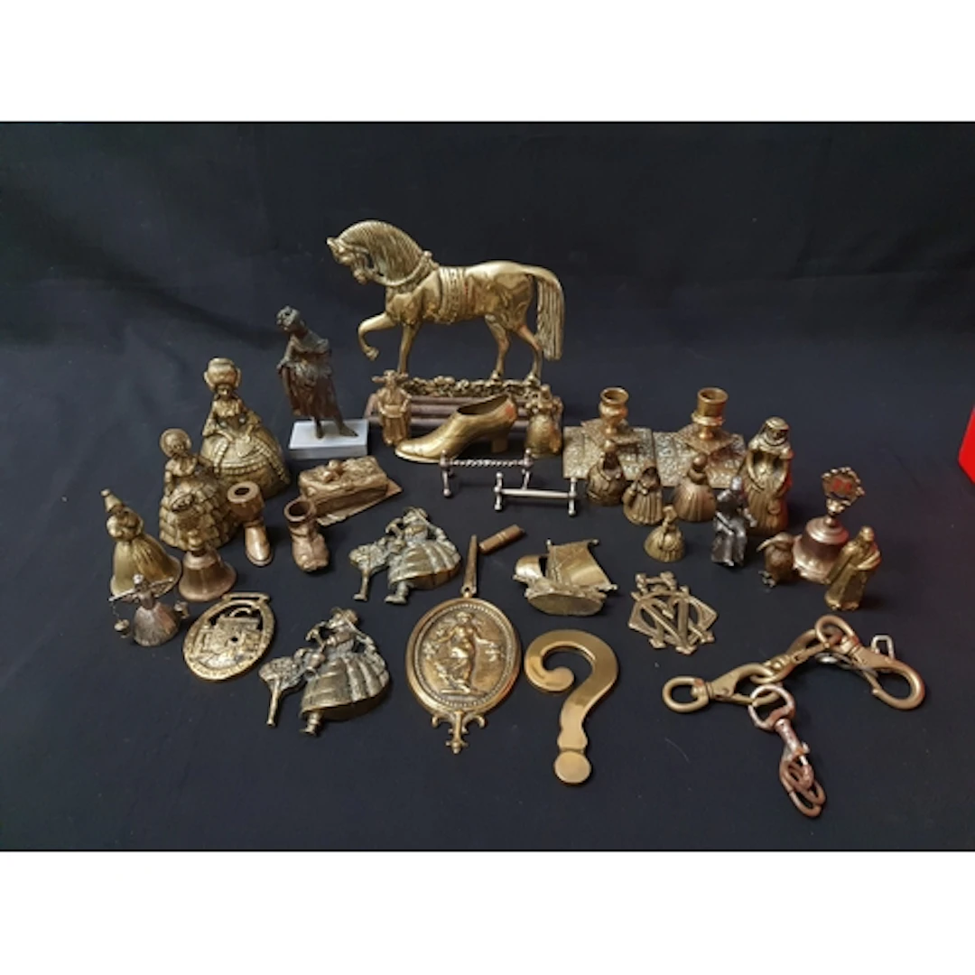 SELECTION OF BRASSWARE ITEMS including an equestrian brass a...