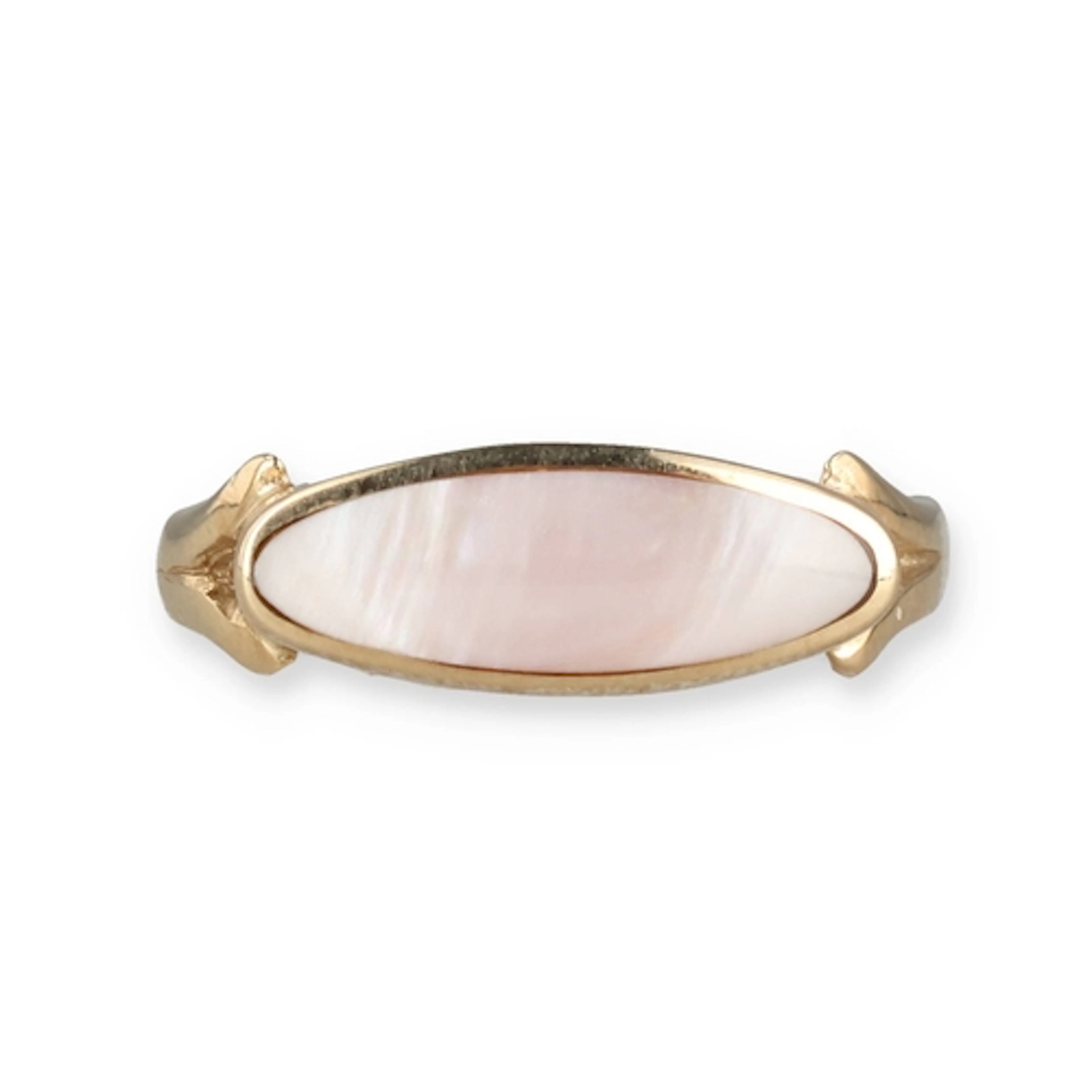 A 9 CARAT GOLD MOTHER OF PEARL RING Weight: 3.2gms...