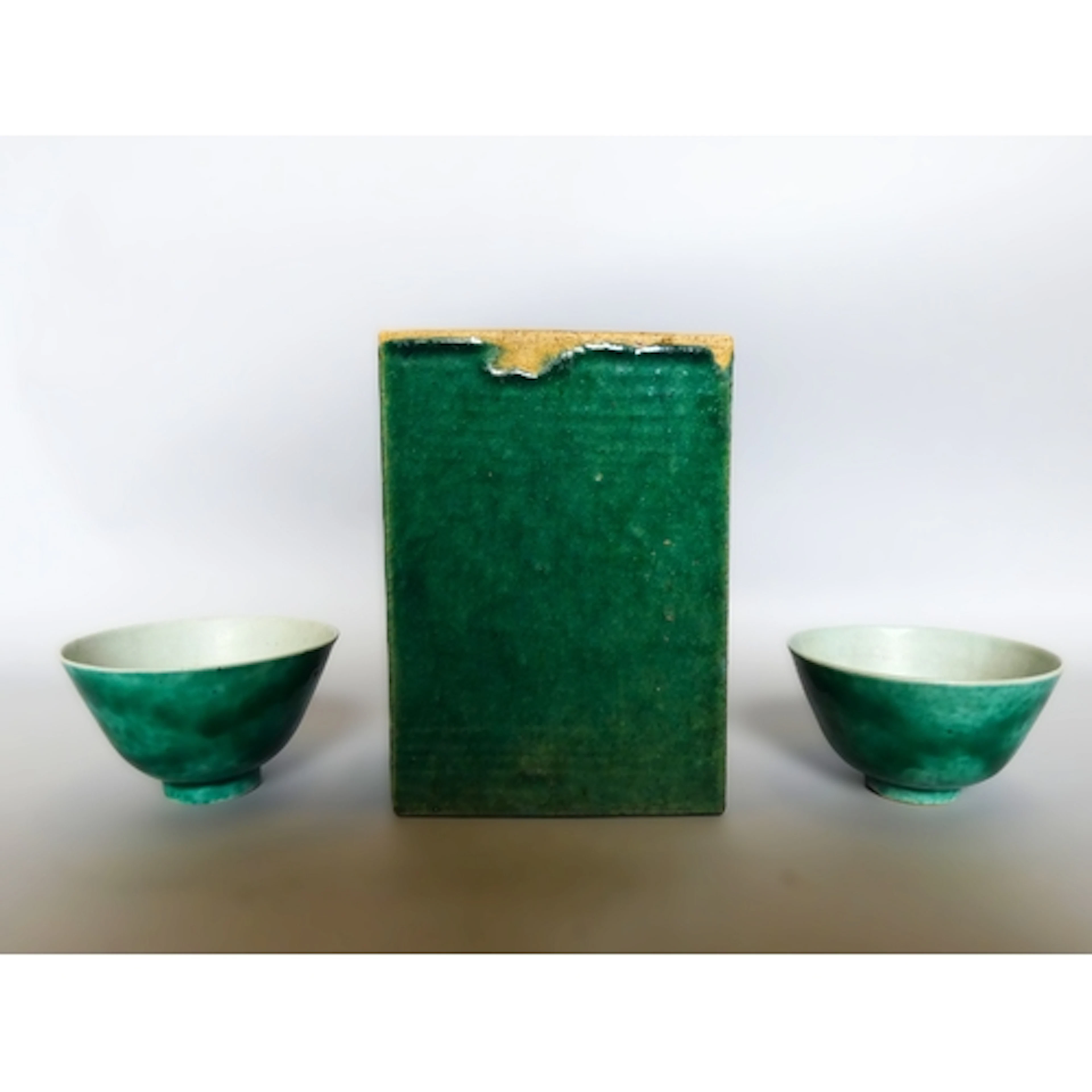 Pair of Qianlong revival Chinese monochrome green porcelain ...