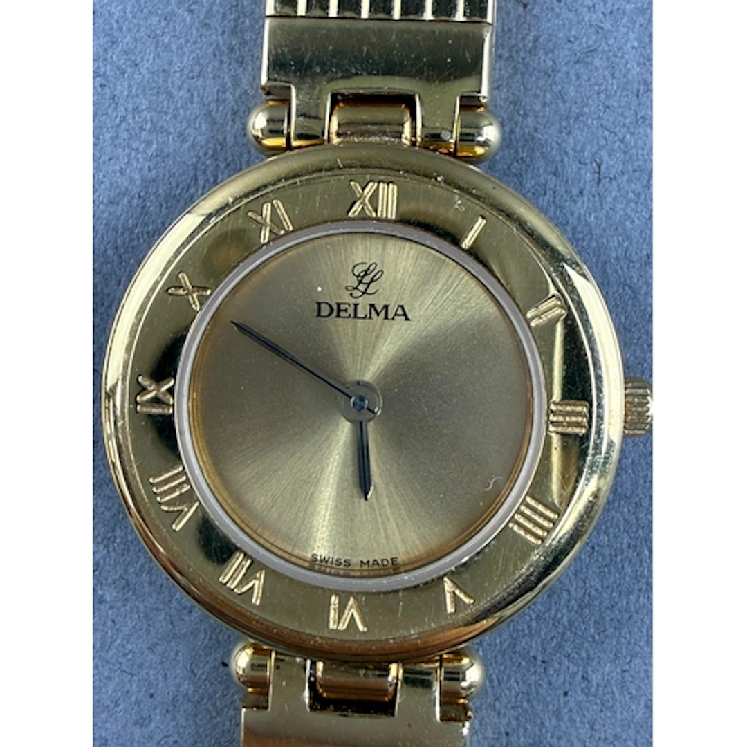 Watches: Gold plated ladies Delma wristwatch, quartz movemen...