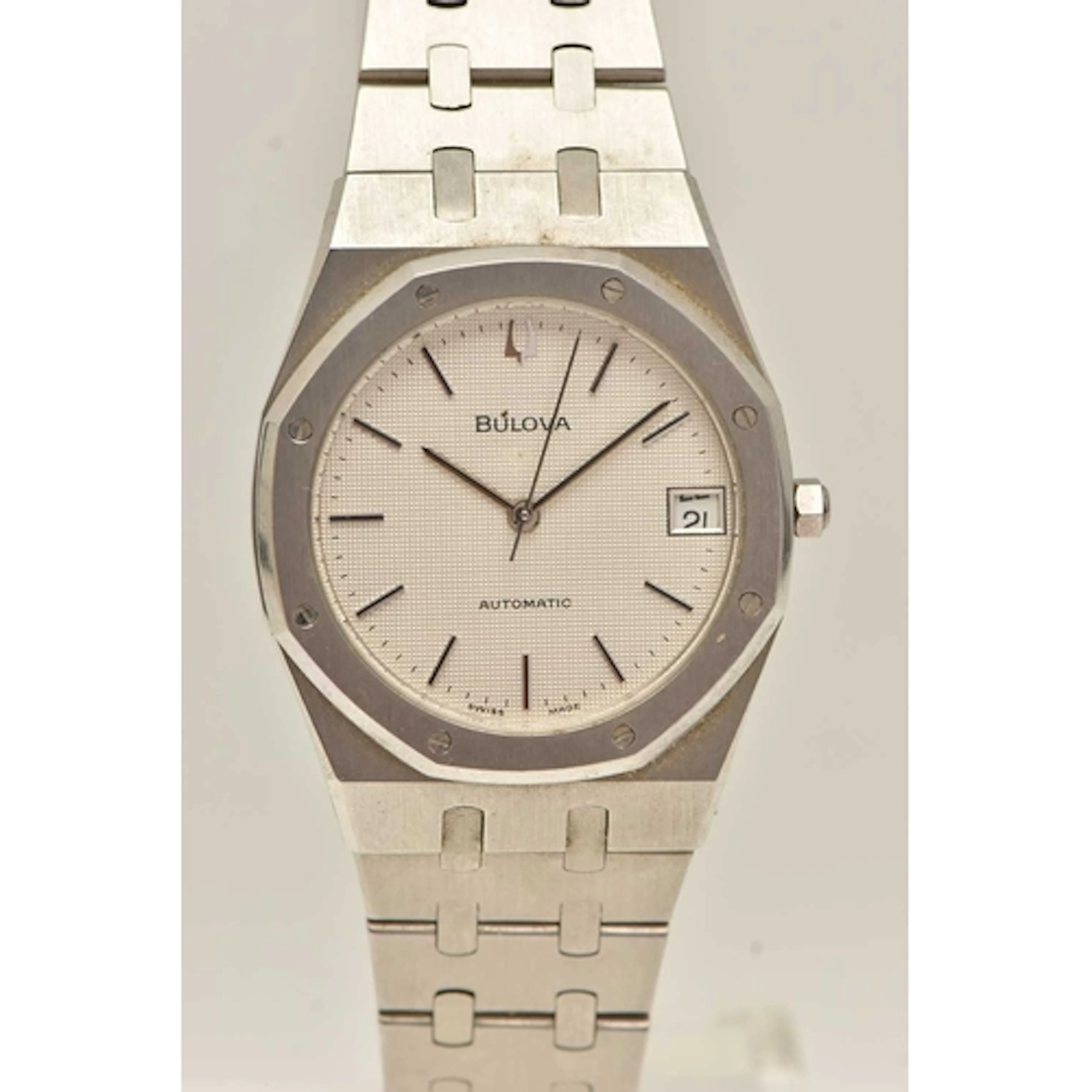 A GENTS STAINLESS STEEL ROYAL OAK WRISTWATCH, automatic move...
