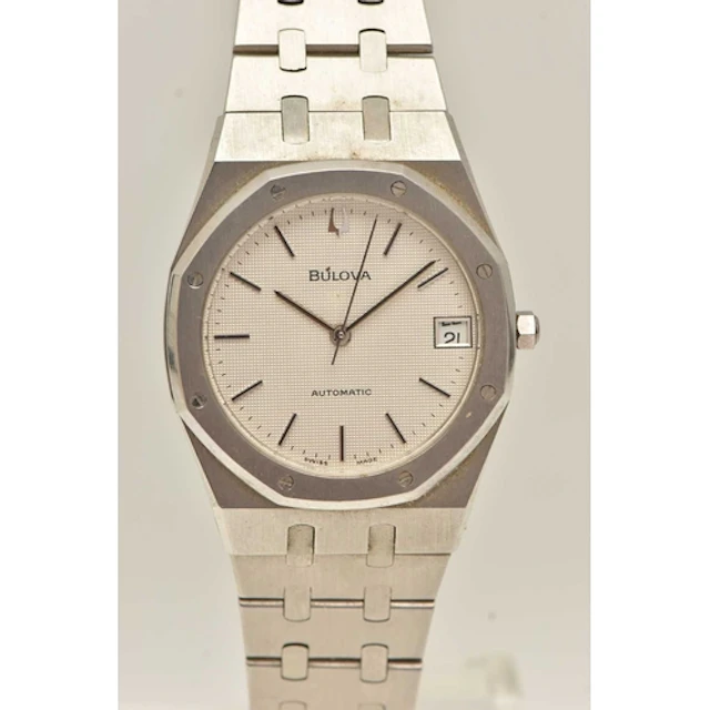 A GENTS STAINLESS STEEL ROYAL OAK WRISTWATCH, automatic move...