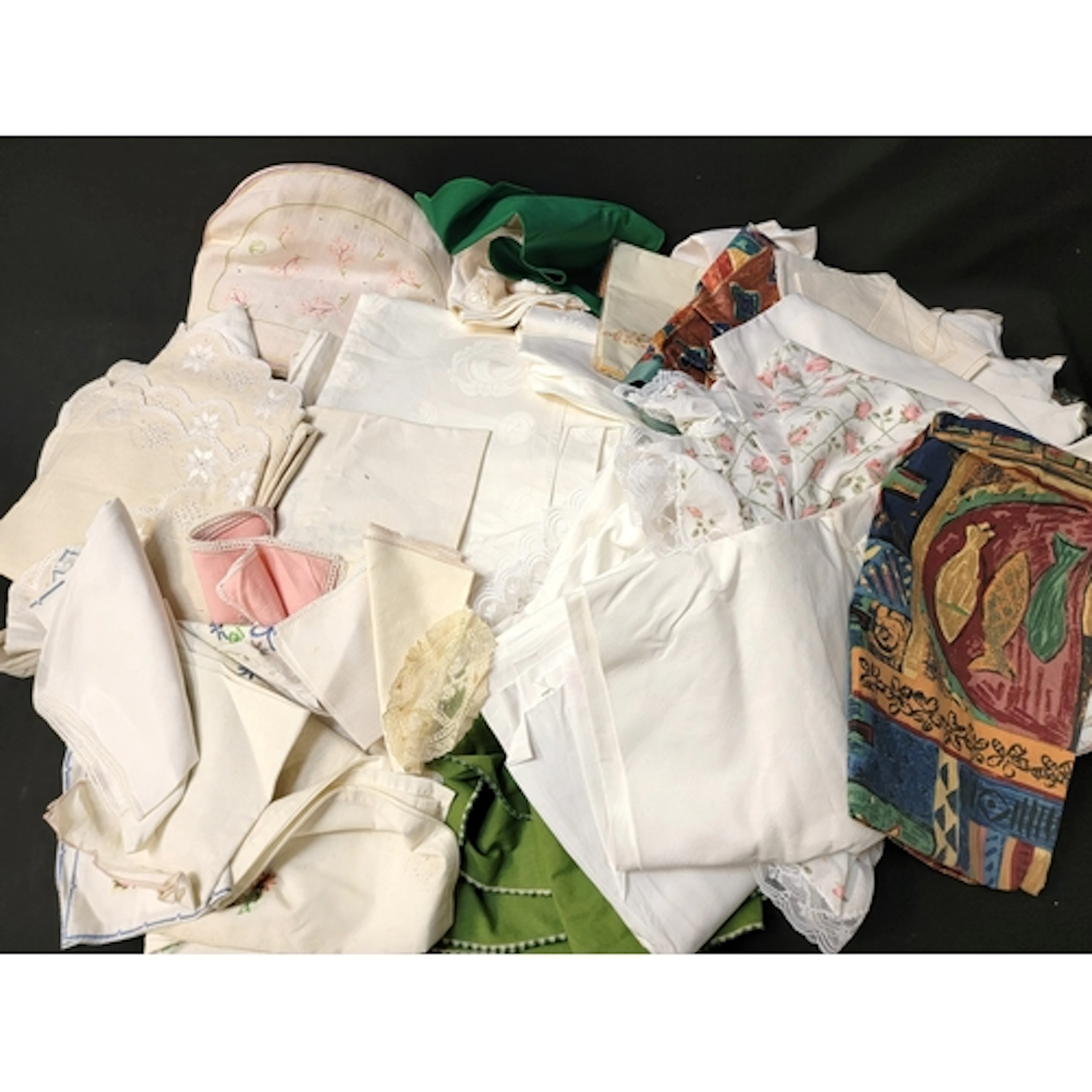 LARGE SELECTION OF LACE AND LINEN including embroidered ite...