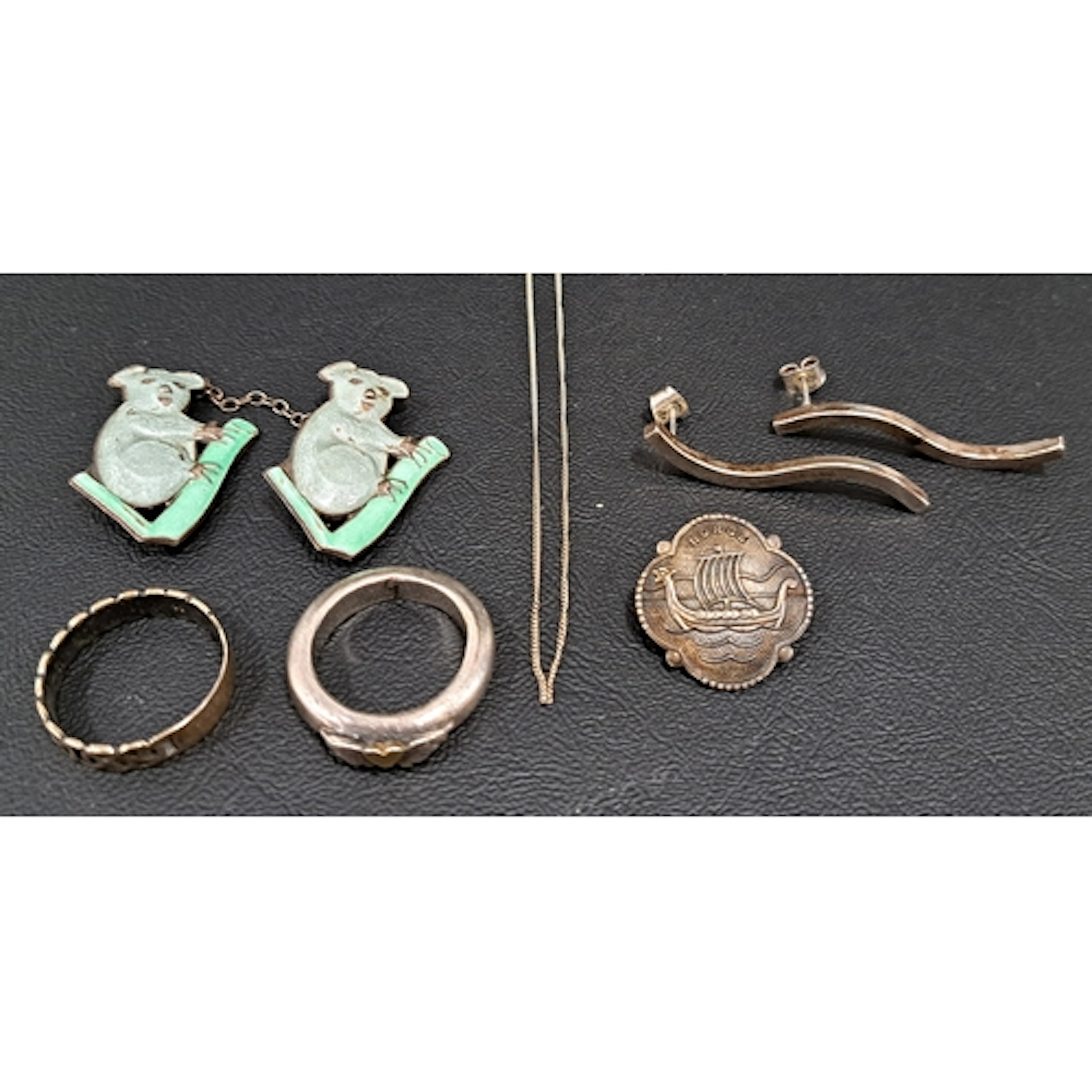 SMALL SELECTION OF SILVER JEWELLERY comprising a pair of ena...
