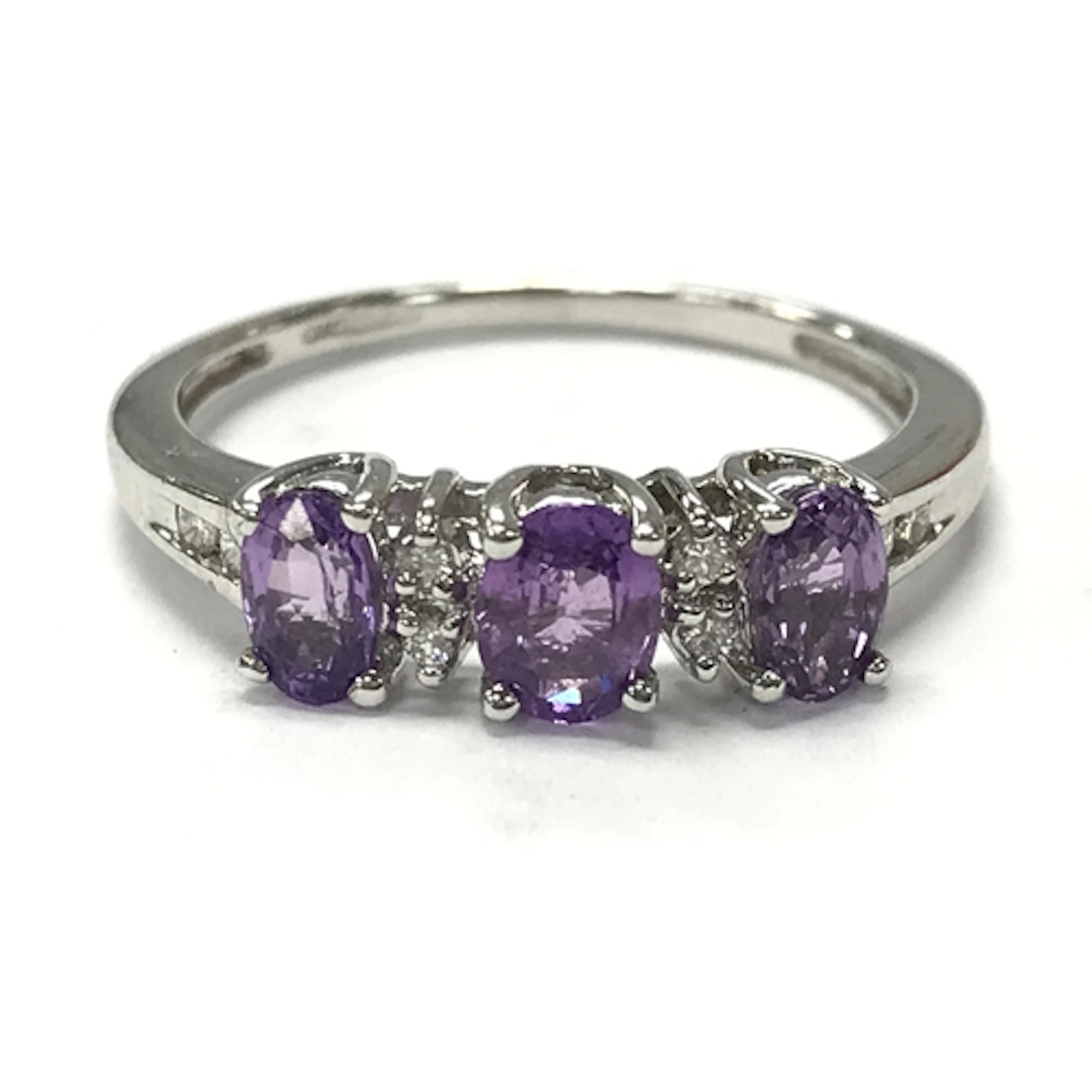 A 9ct gold amethyst ring, size O, 2.4g total weight