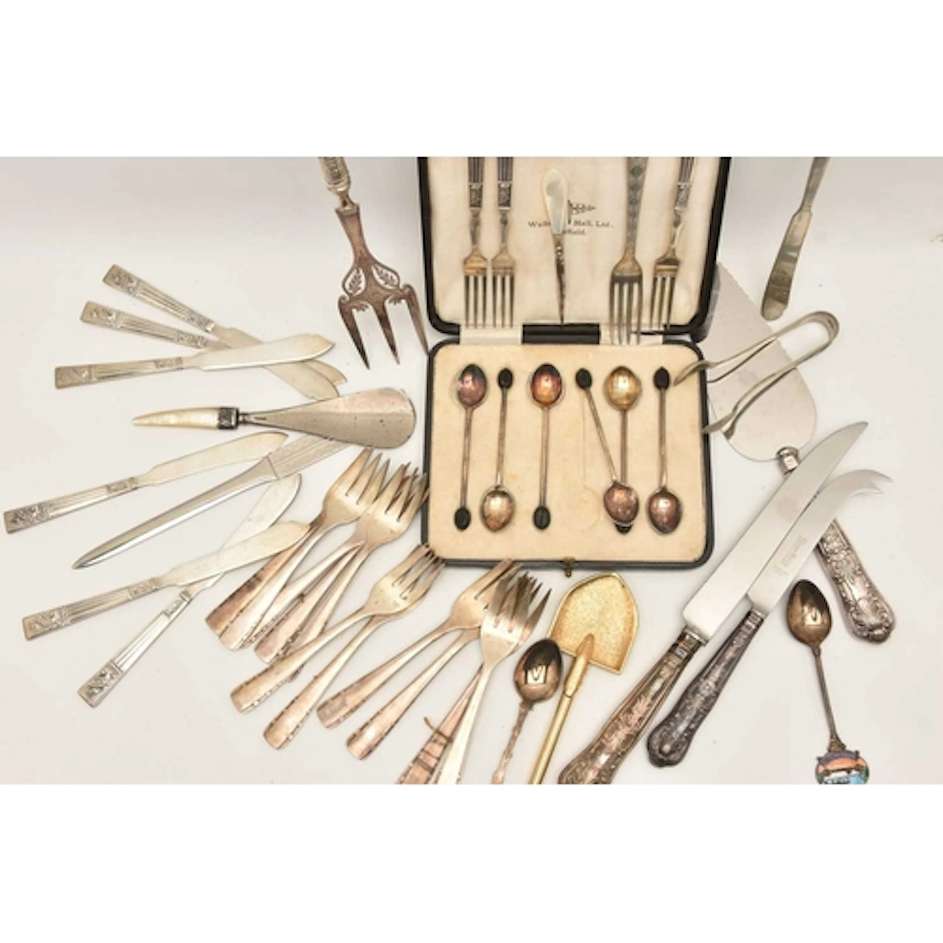 A SMALL BOX OF ASSORTED ITEMS, to include a silver handled k...