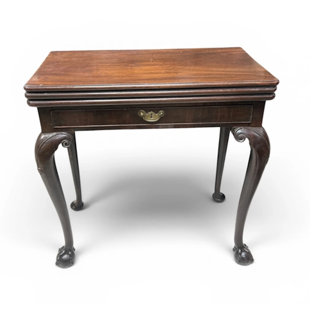 A GEORGIAN MAHOGANY FOLDING TEA/CARDS TABLE 75cm x 75cm x 37...