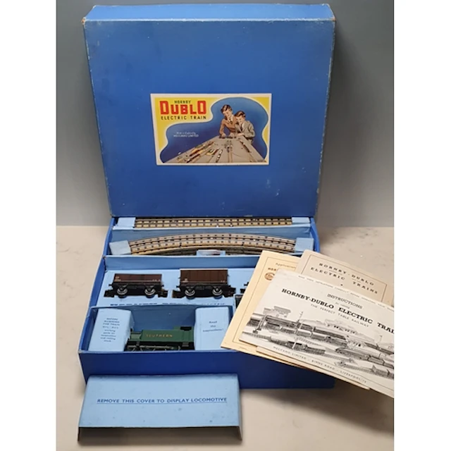 A boxed Hornby Dublo EDG7 SR 0-6-2T Goods Set, contents Ex p...